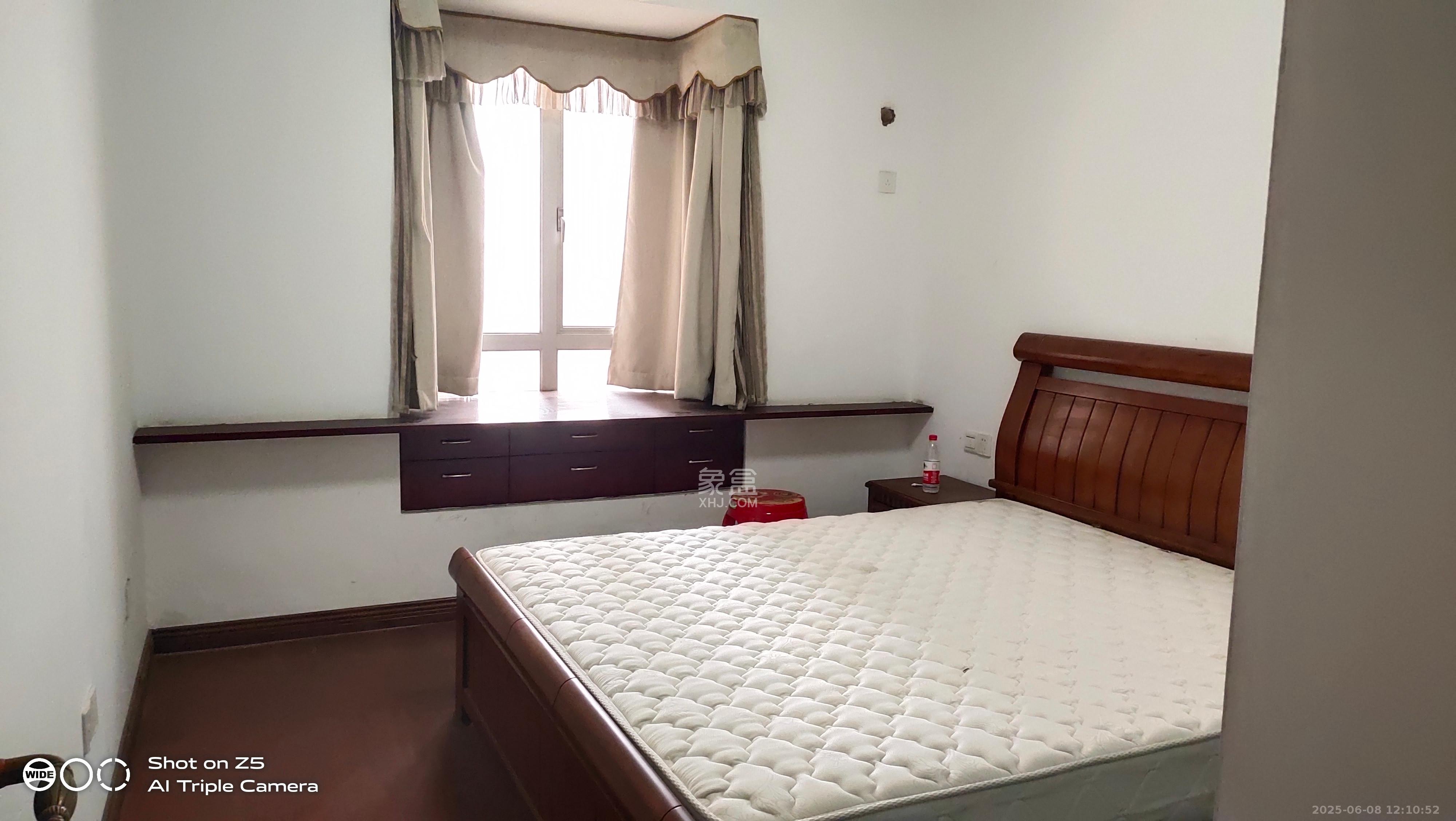 恒广国际景园一二区 4室2厅2卫 3200.0元/月 恒广国际景园一二区 4室2厅2卫 3200.0元/月室内图