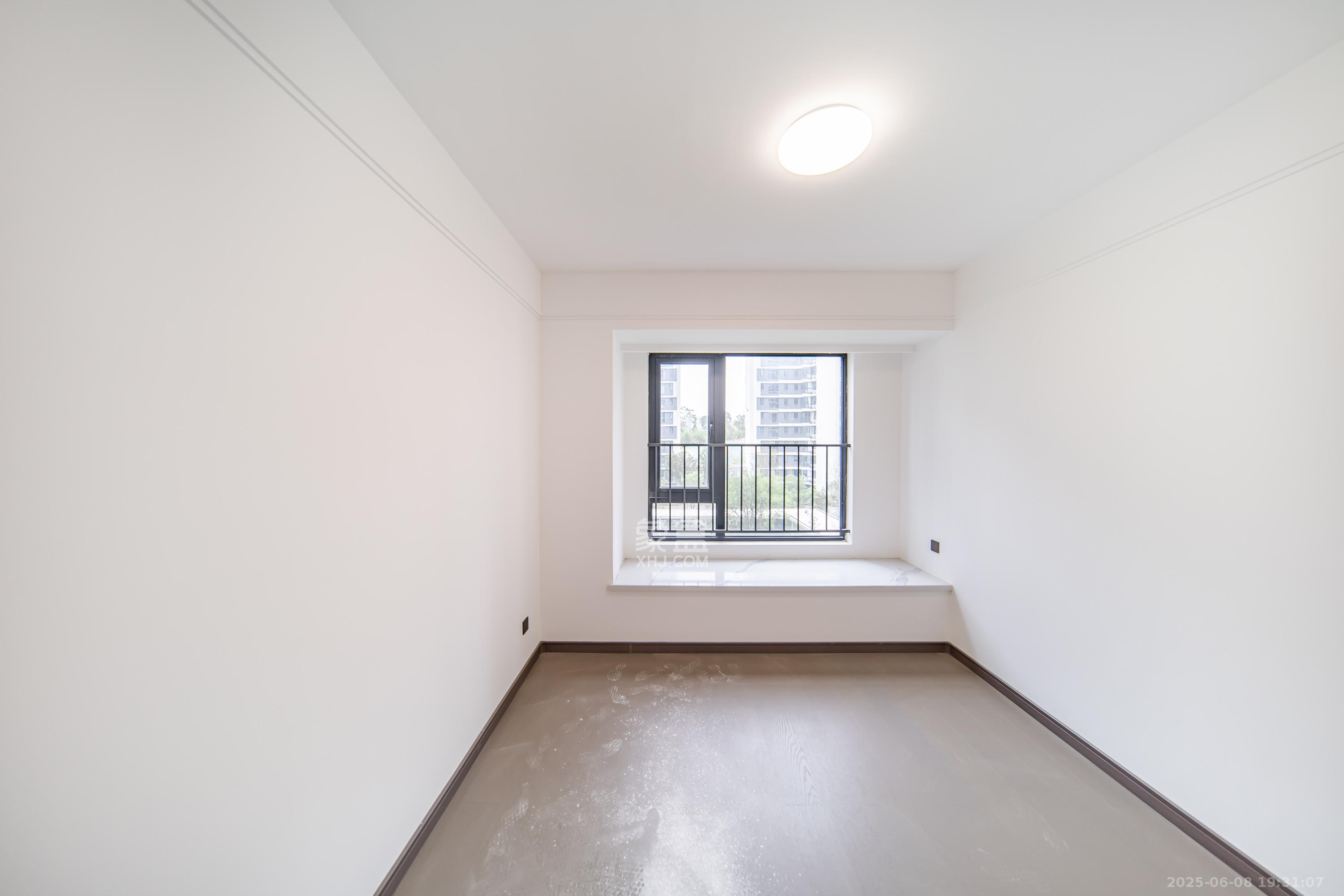 旭辉铂宸府 4室2厅2卫 155.0万 旭辉铂宸府 4室2厅2卫 155.0万卧室