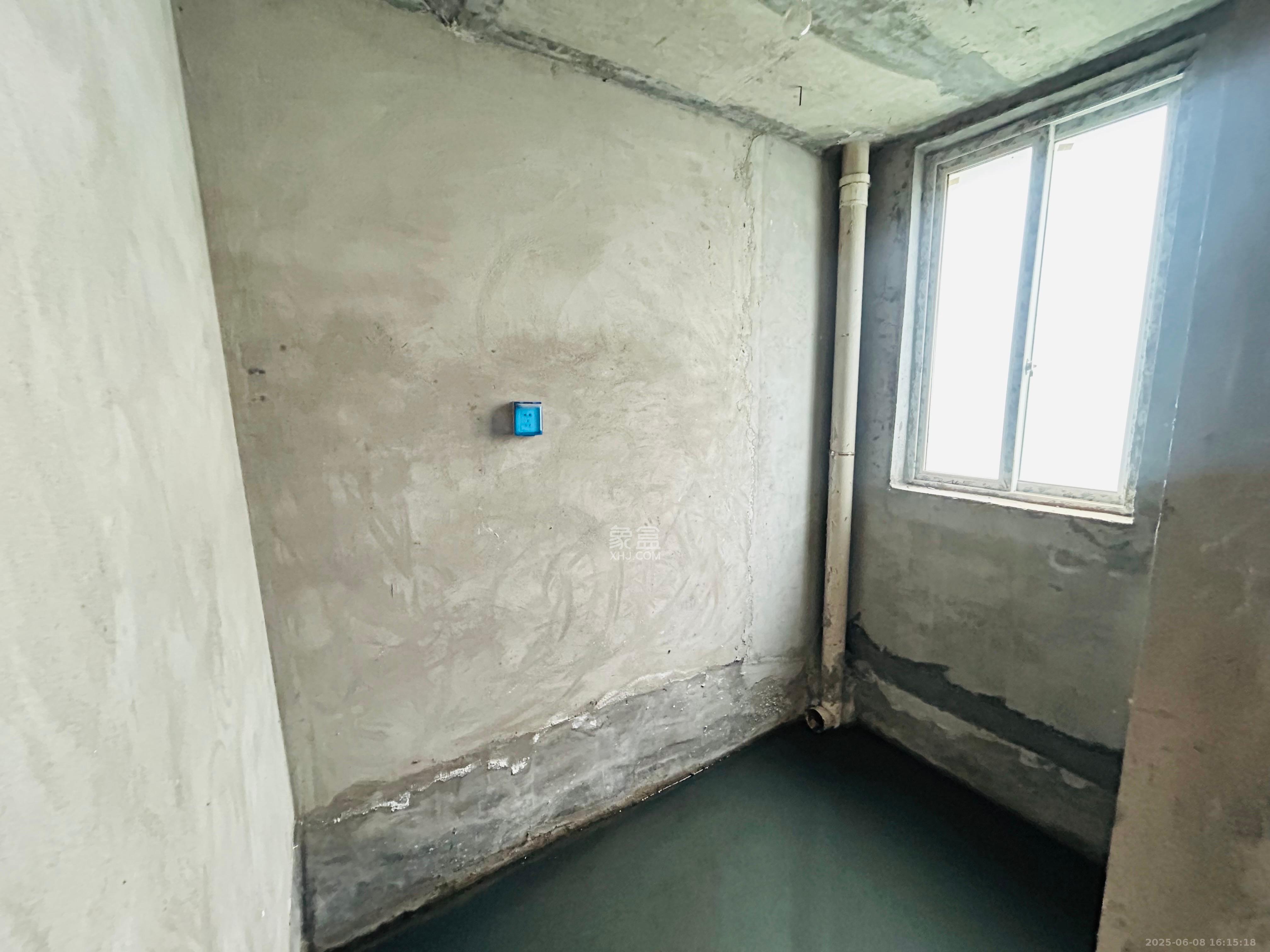 春满江南 3室2厅2卫 38.0万 春满江南 3室2厅2卫 38.0万客厅