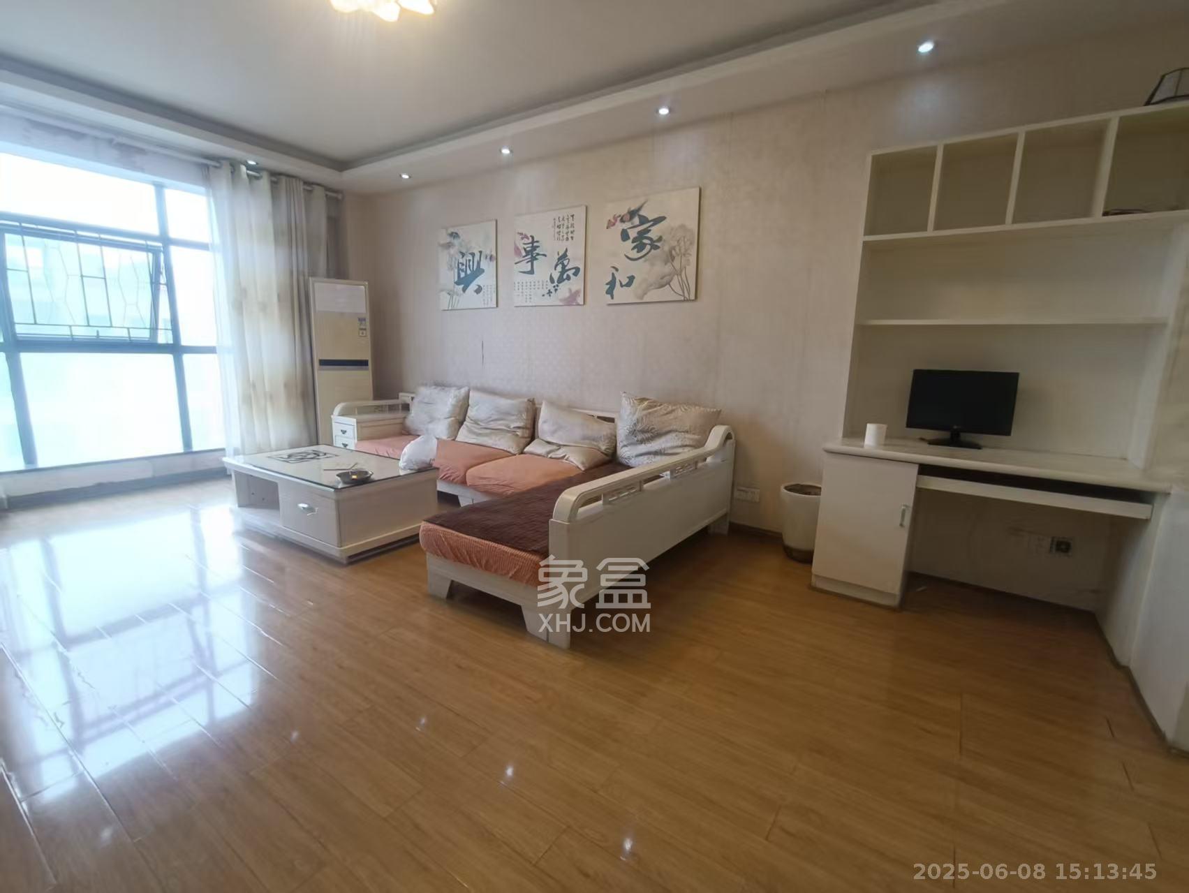 长盛岚庭 3室2厅1卫 2200.0元/月 长盛岚庭 3室2厅1卫 2200.0元/月室内图