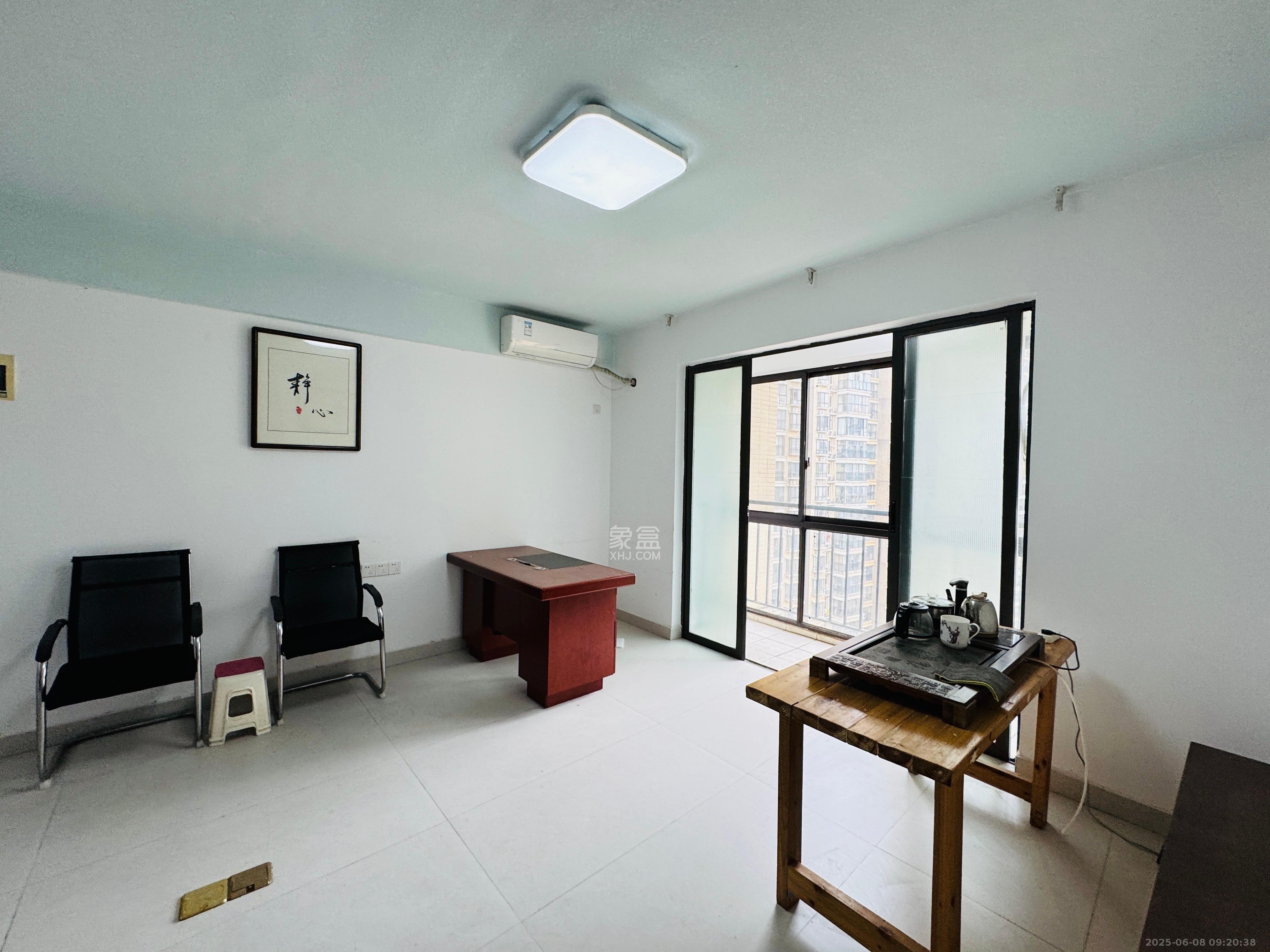 钱隆樽品(一、二、三期)  2室2厅1卫    2200.0元/月 钱隆樽品(一、二、三期)  2室2厅1卫    2200.0元/月室内图