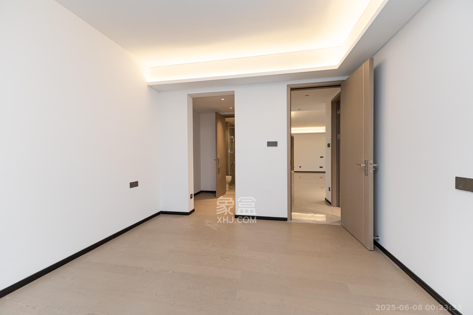 时代倾城汀蓝(时代倾城六期) 3室2厅3卫 179.0万 时代倾城汀蓝(时代倾城六期) 3室2厅3卫 179.0万卧室