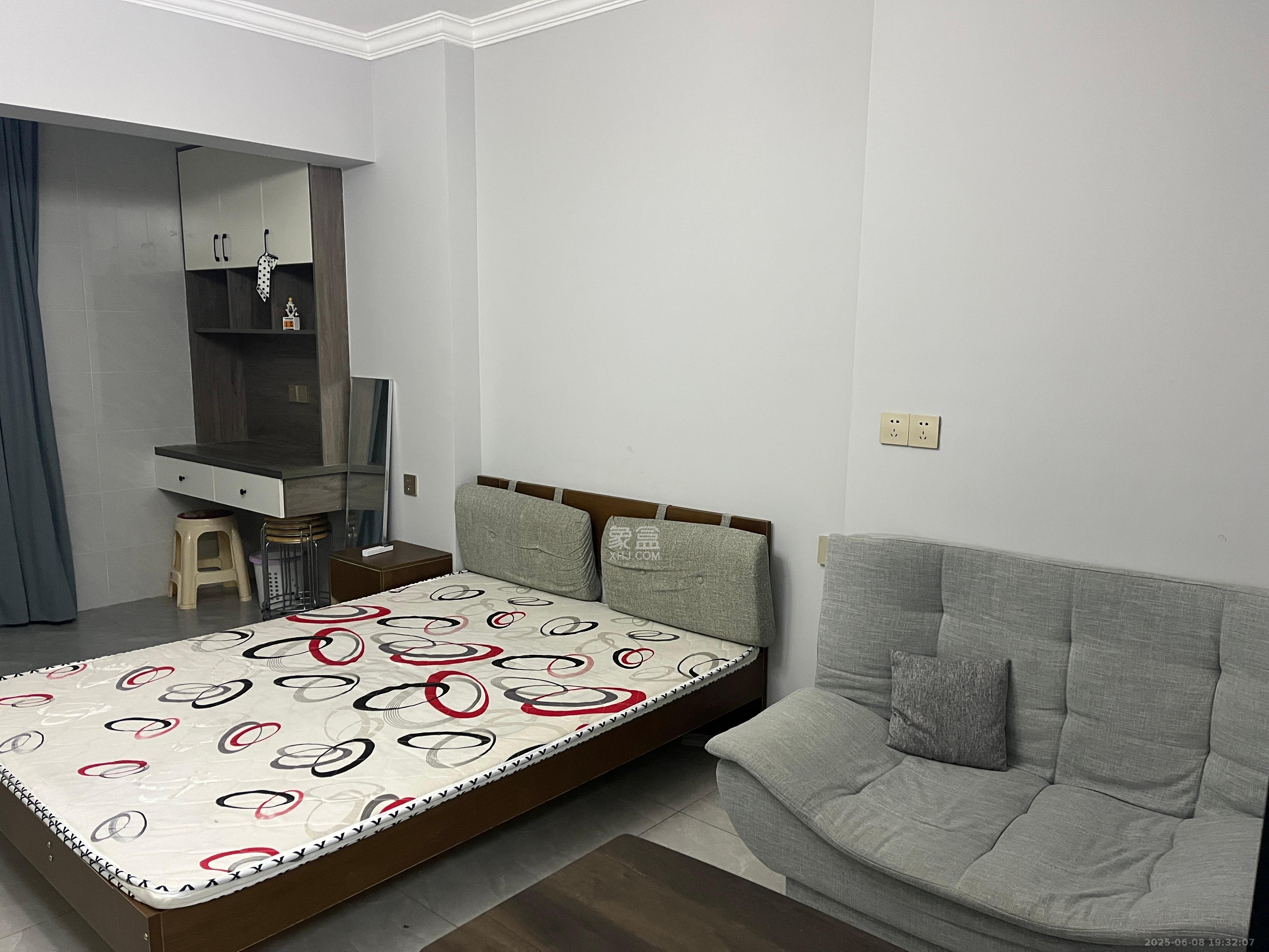 富瑞星座 1室1厅1卫 1500.0元/月 富瑞星座 1室1厅1卫 1500.0元/月室内图