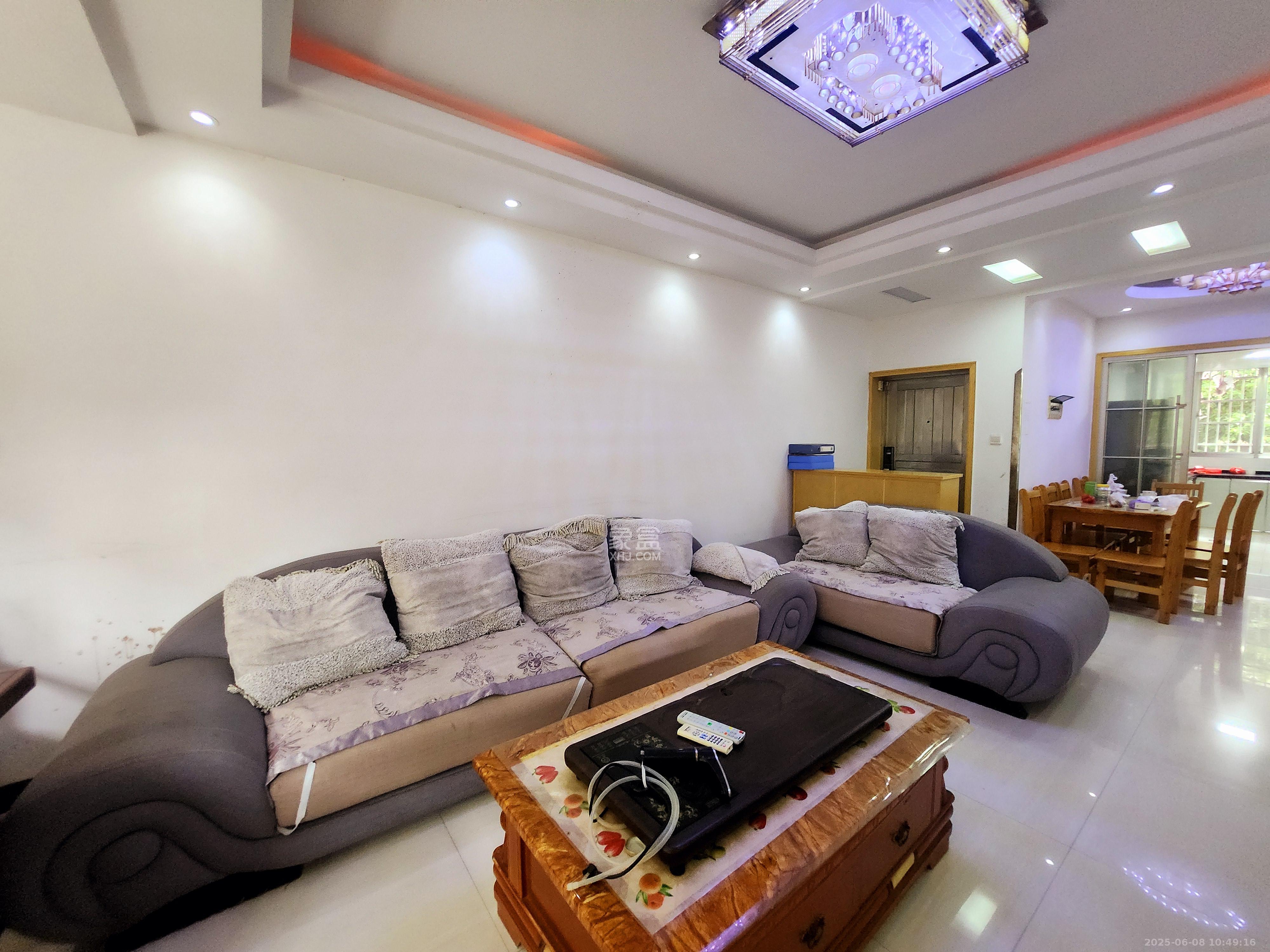 延农小区(延农五期、延农六期) 3室2厅1卫 2800.0元/月 延农小区(延农五期、延农六期) 3室2厅1卫 2800.0元/月室内图