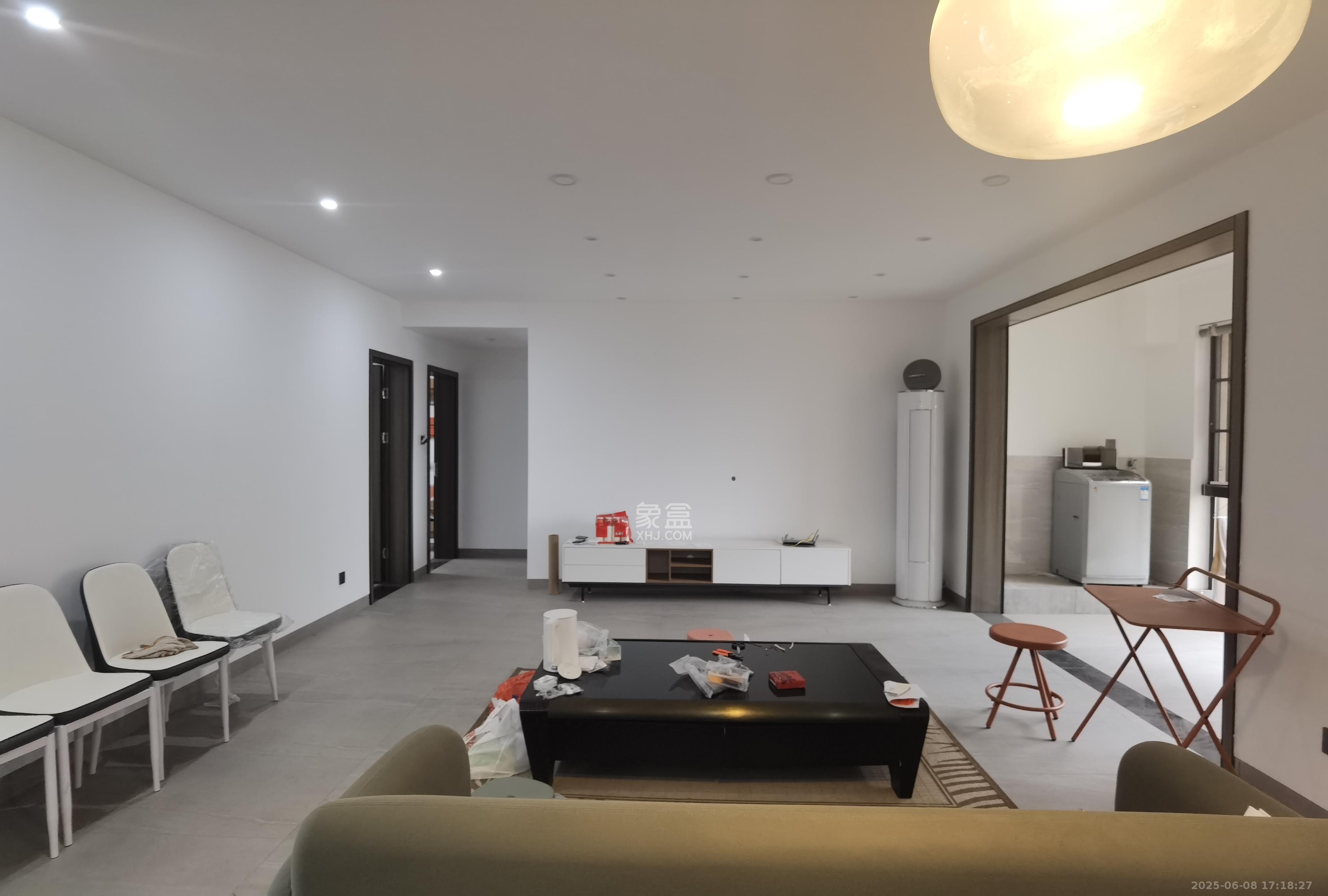 西湖鸿运佳苑 5室2厅2卫 3500.0元/月 西湖鸿运佳苑 5室2厅2卫 3500.0元/月室内图