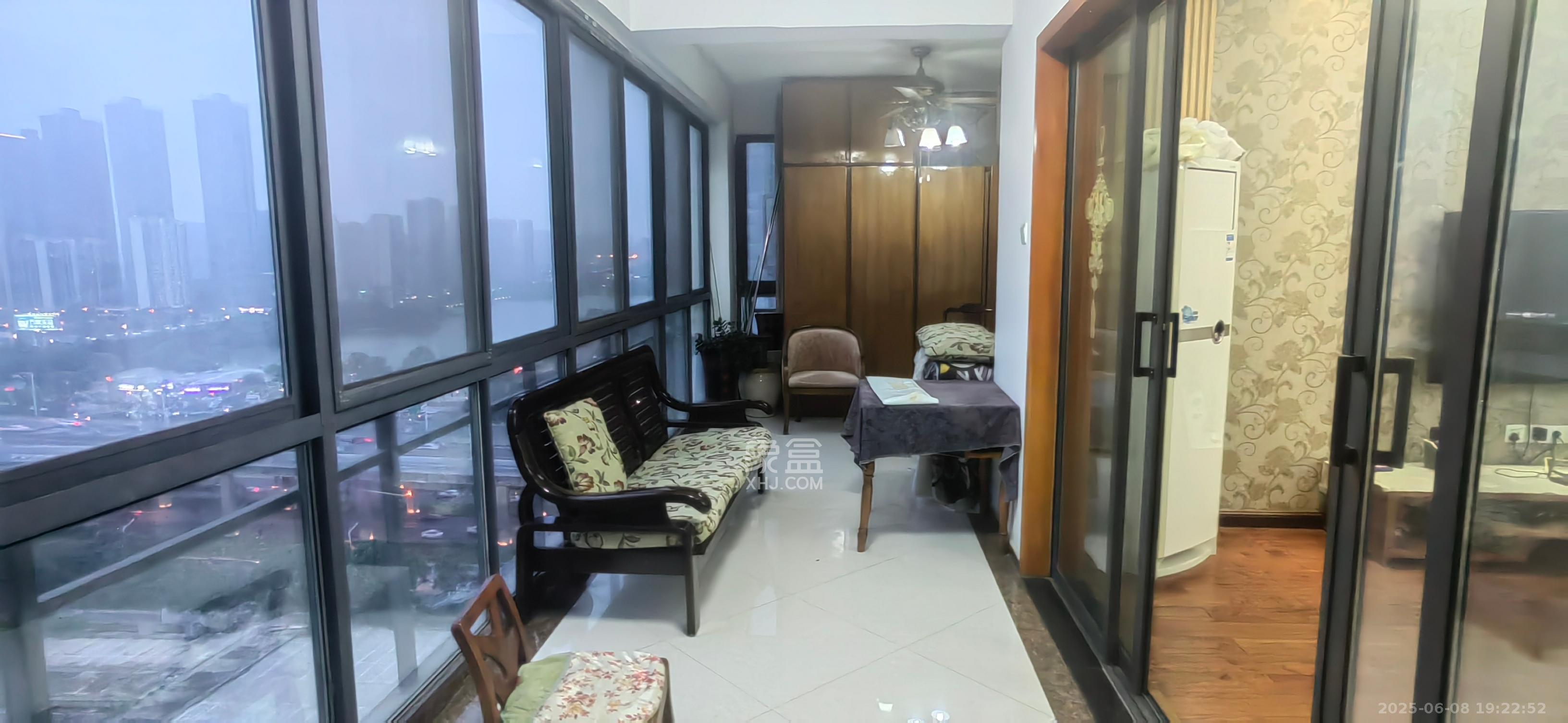 归心苑  4室2厅2卫    3300.0元/月室内图