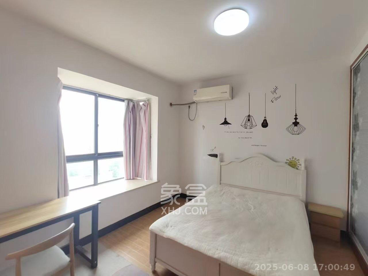 童话里  2室2厅1卫   1800.00元/月室内图