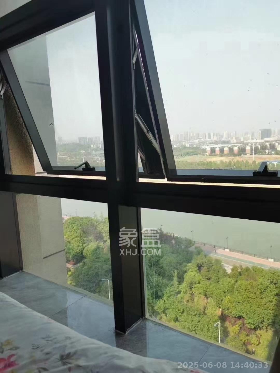 红橡华园(菲莎公馆)  1室1厅1卫    1600.0元/月室内图