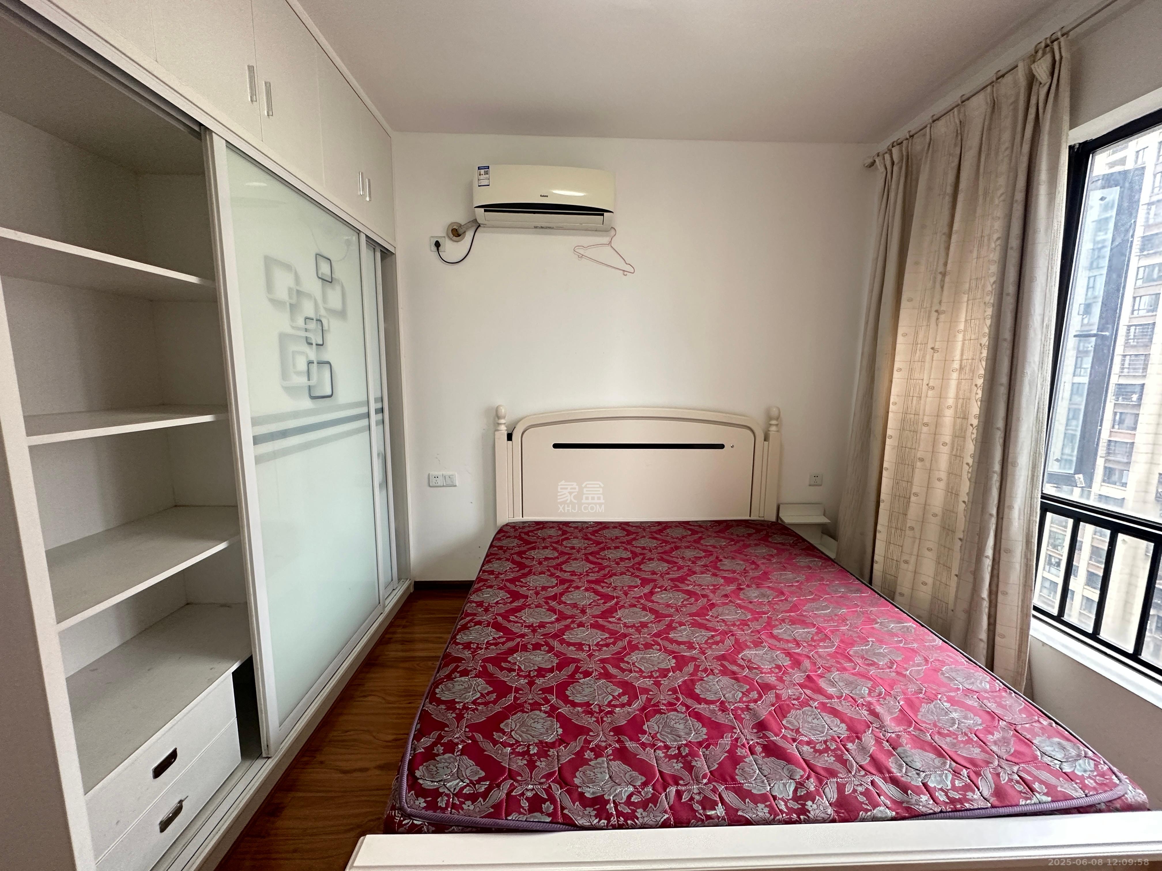 国泰九龙湾  3室2厅1卫    2300.0元/月室内图