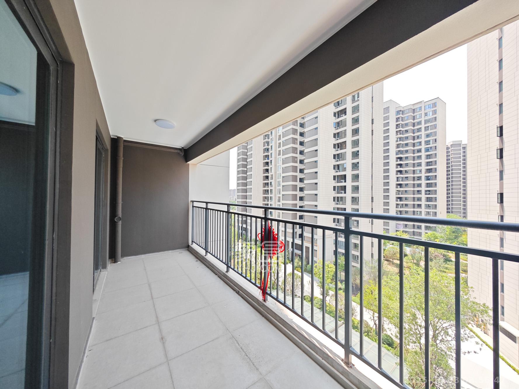 金地都会风華  4室2厅2卫    200.0万其他