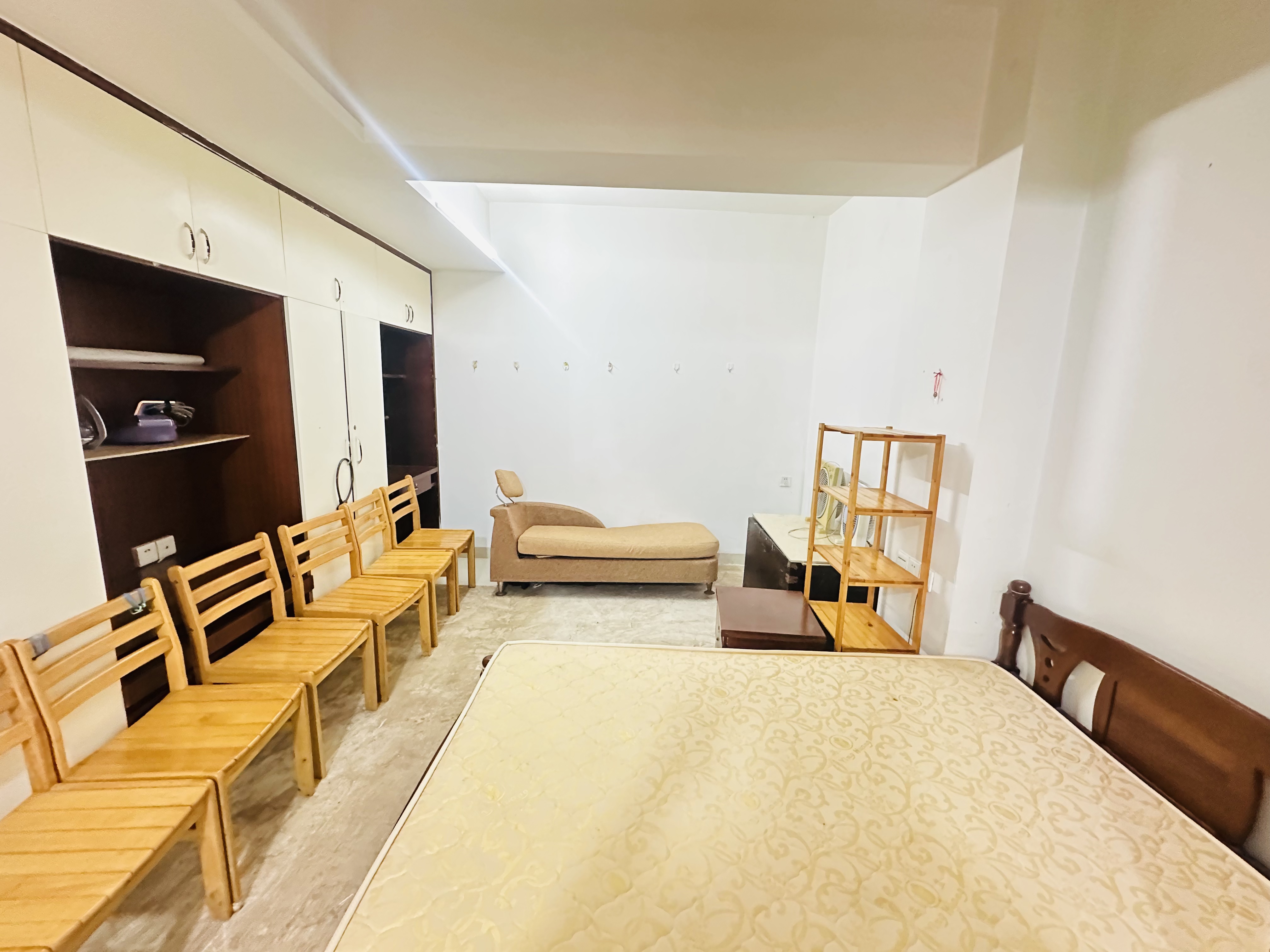 南方明珠  2室2厅1卫   1800.00元/月室内图