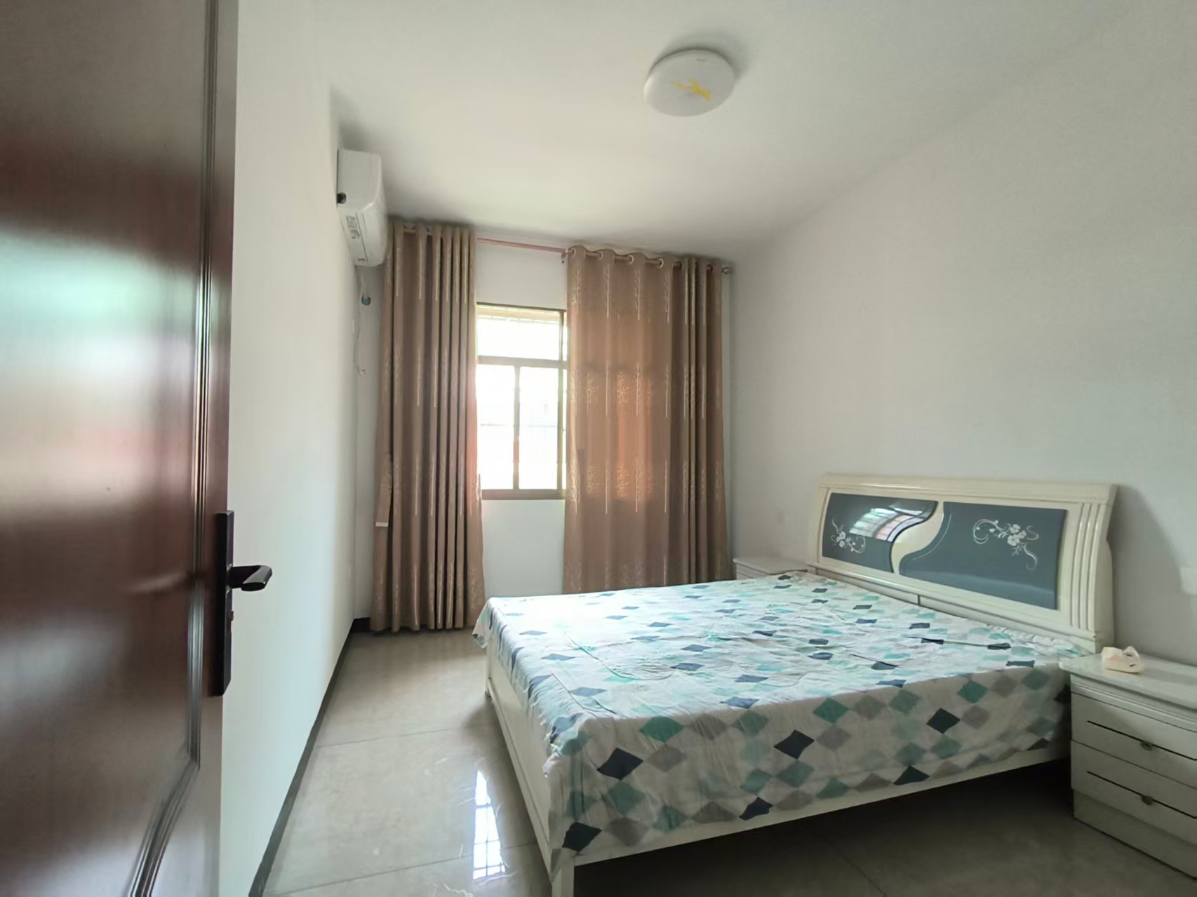 双江安置小区 3室2厅2卫 1300.0元/月 双江安置小区 3室2厅2卫 1300.0元/月室内图