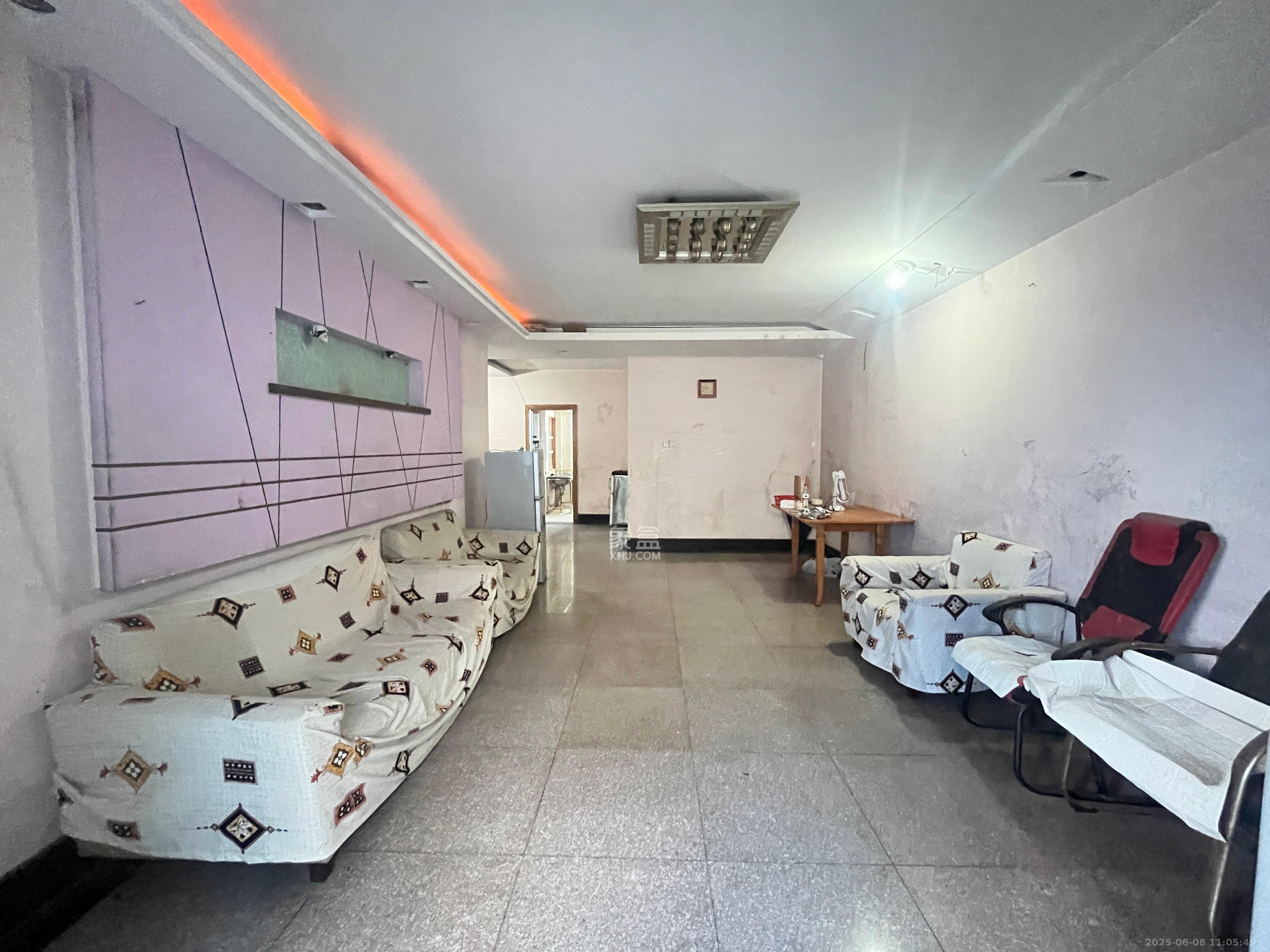 芙蓉电器城  3室2厅1卫   1500.00元/月室内图