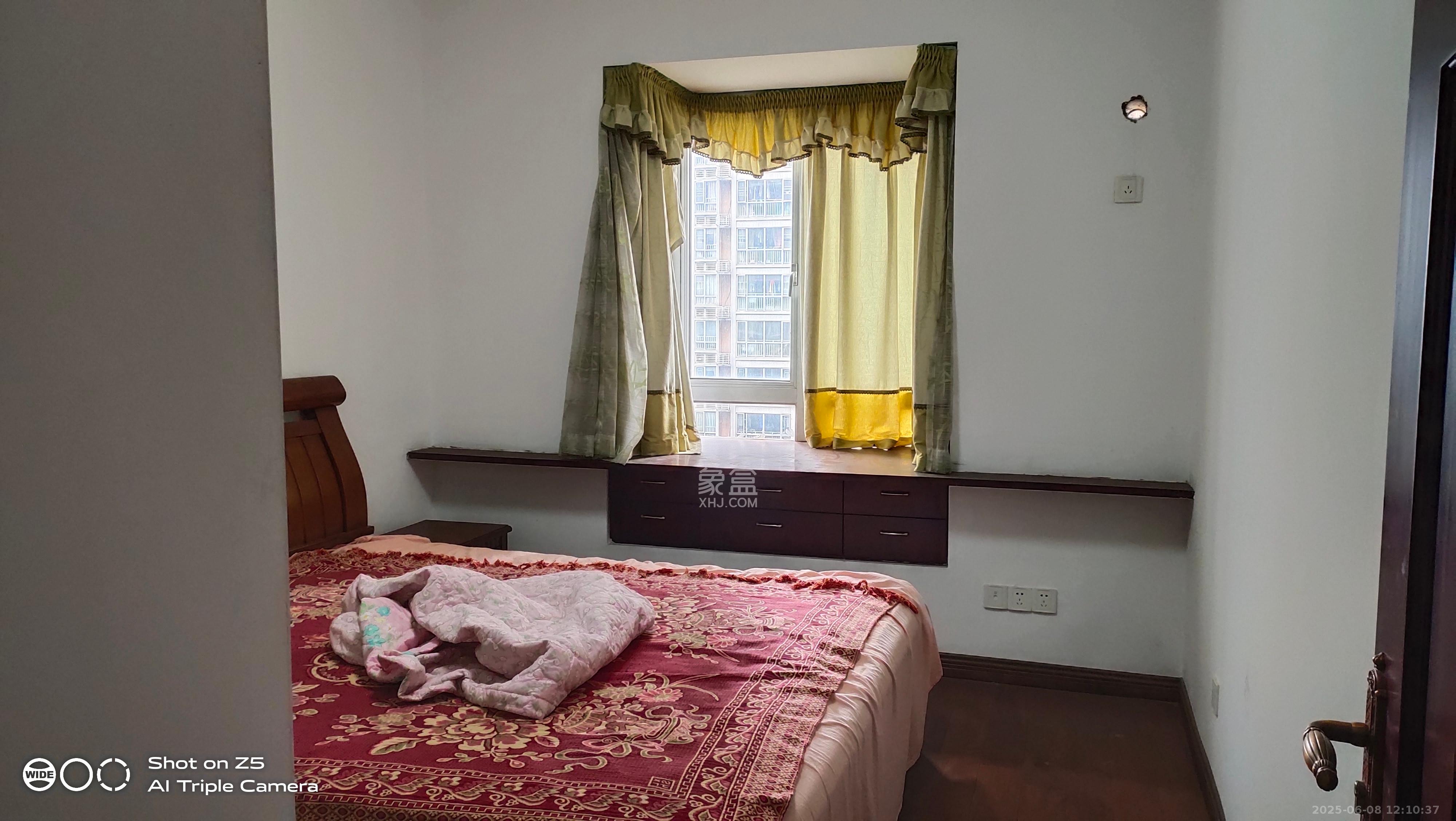 恒广国际景园一二区 4室2厅2卫 3200.0元/月 恒广国际景园一二区 4室2厅2卫 3200.0元/月室内图