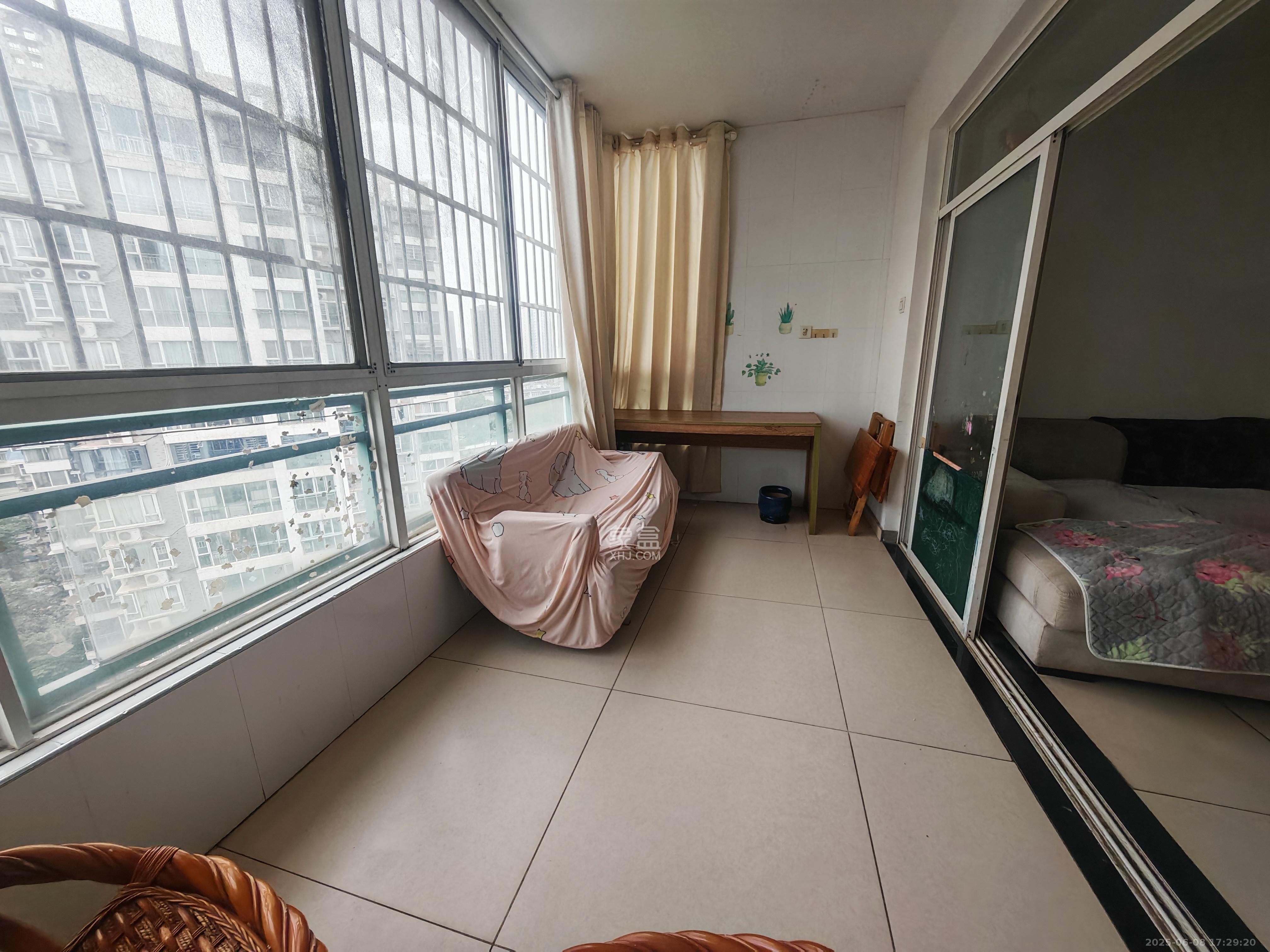 中建桂苑 3室2厅2卫 2100.0元/月 中建桂苑 3室2厅2卫 2100.0元/月室内图