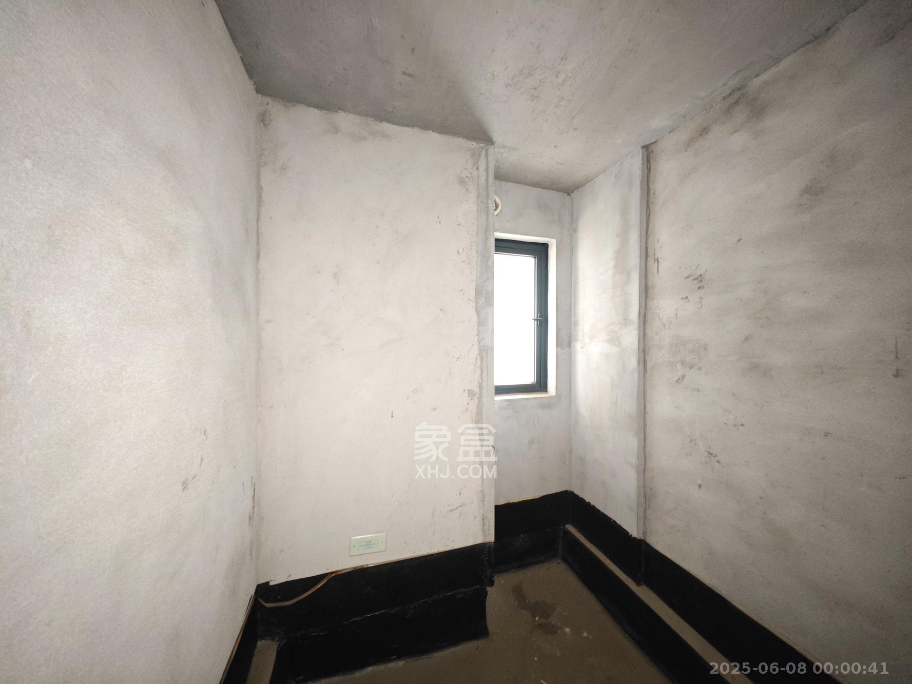 中建嘉和城  3室2厅2卫   85.00万其他