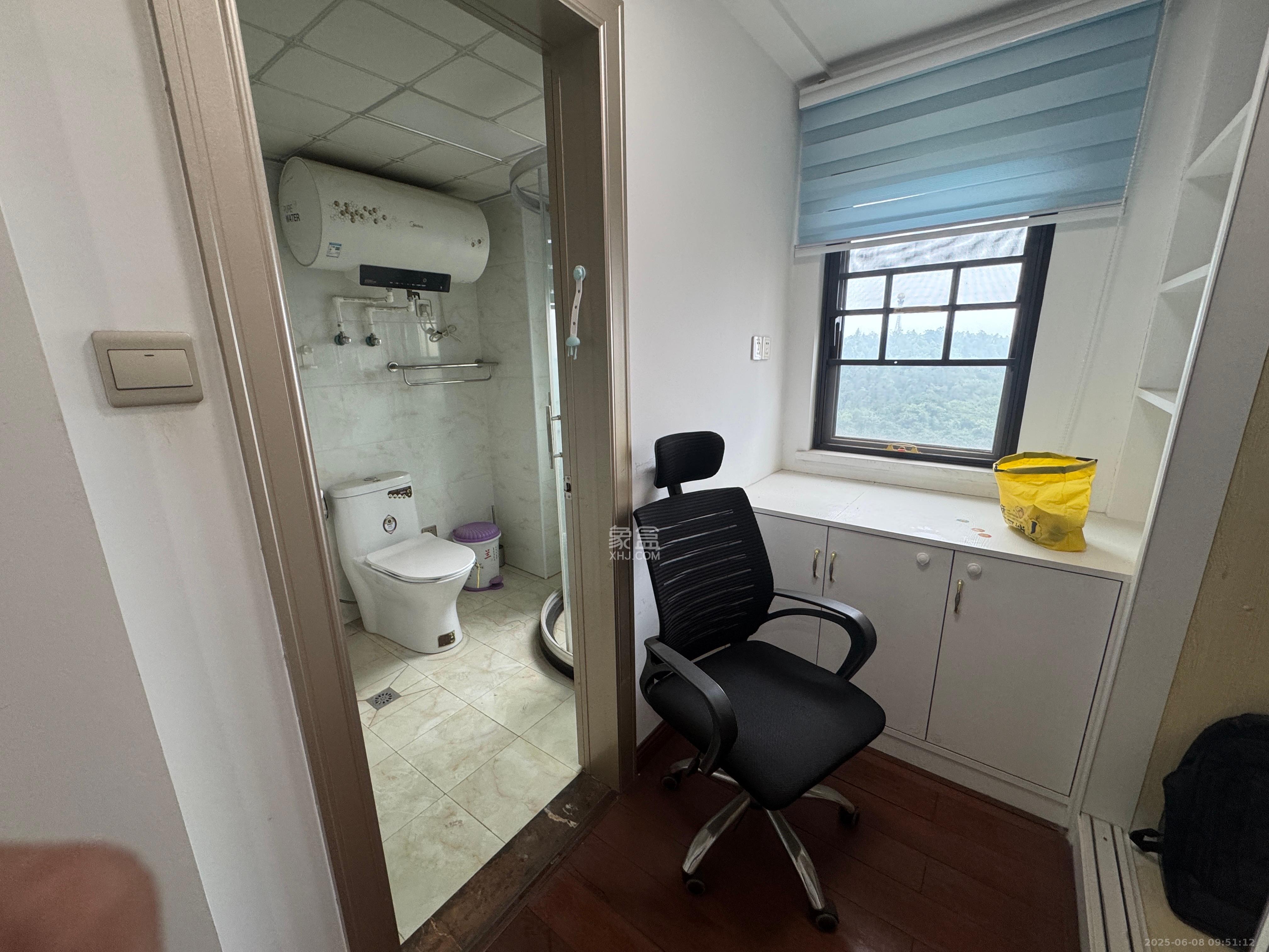 山语城三期  3室2厅2卫    2300.0元/月 山语城三期  3室2厅2卫    2300.0元/月室内图