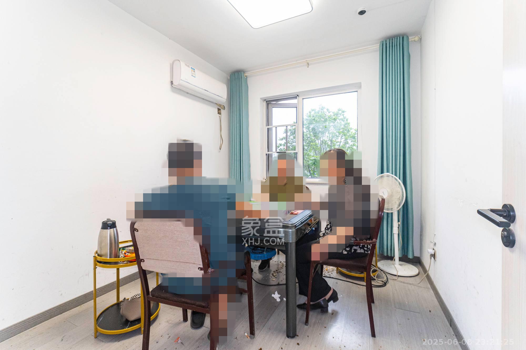 金地艺境 3室2厅2卫 75.0万 金地艺境 3室2厅2卫 75.0万卧室