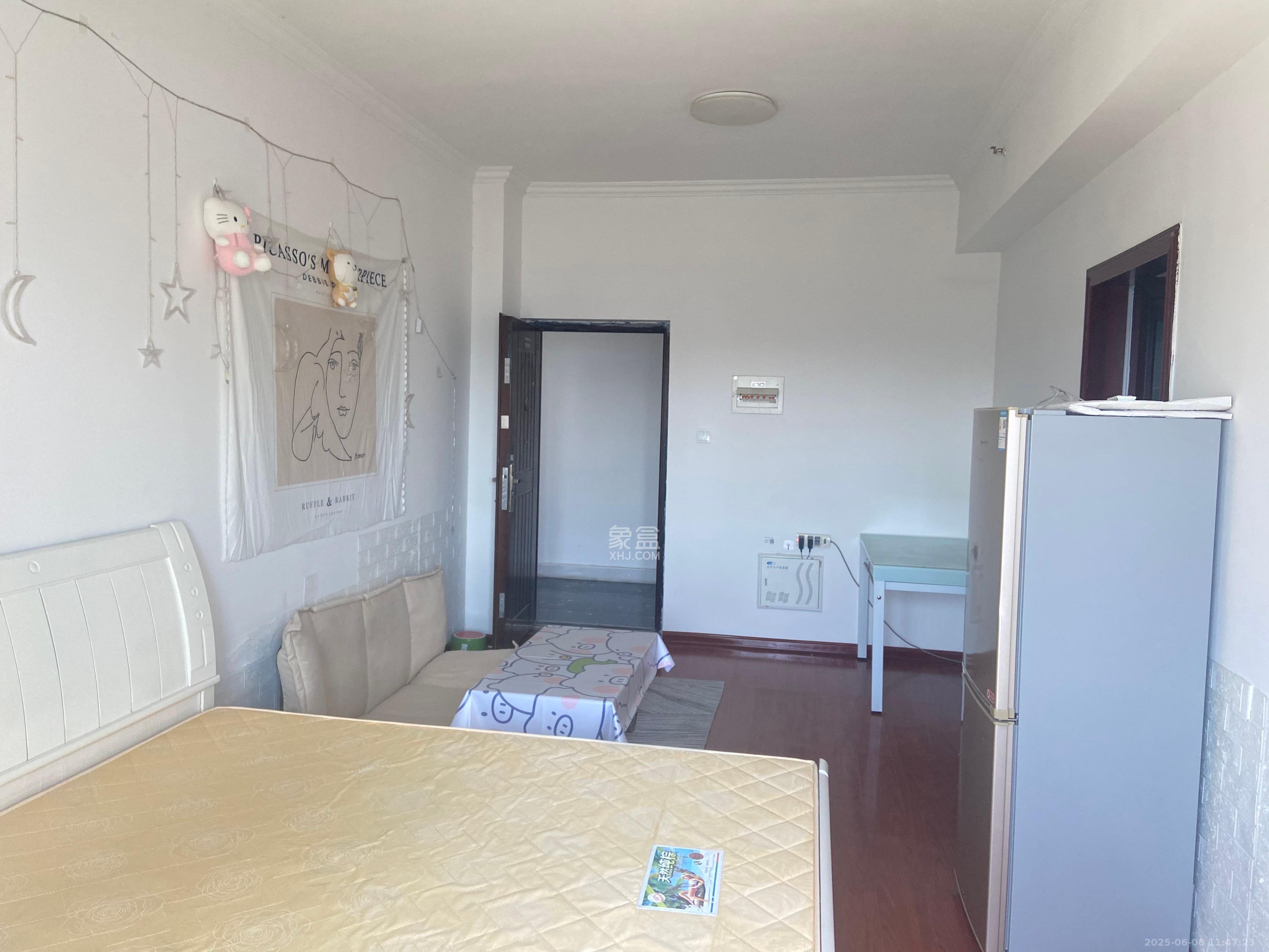 博林云栖  1室1厅1卫   1400.00元/月室内图1