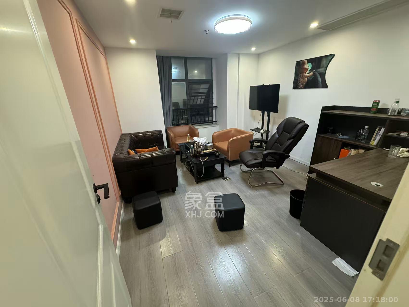 蓝湾国际广场 1室0厅0卫 5000.0元/月 蓝湾国际广场 1室0厅0卫 5000.0元/月室内图