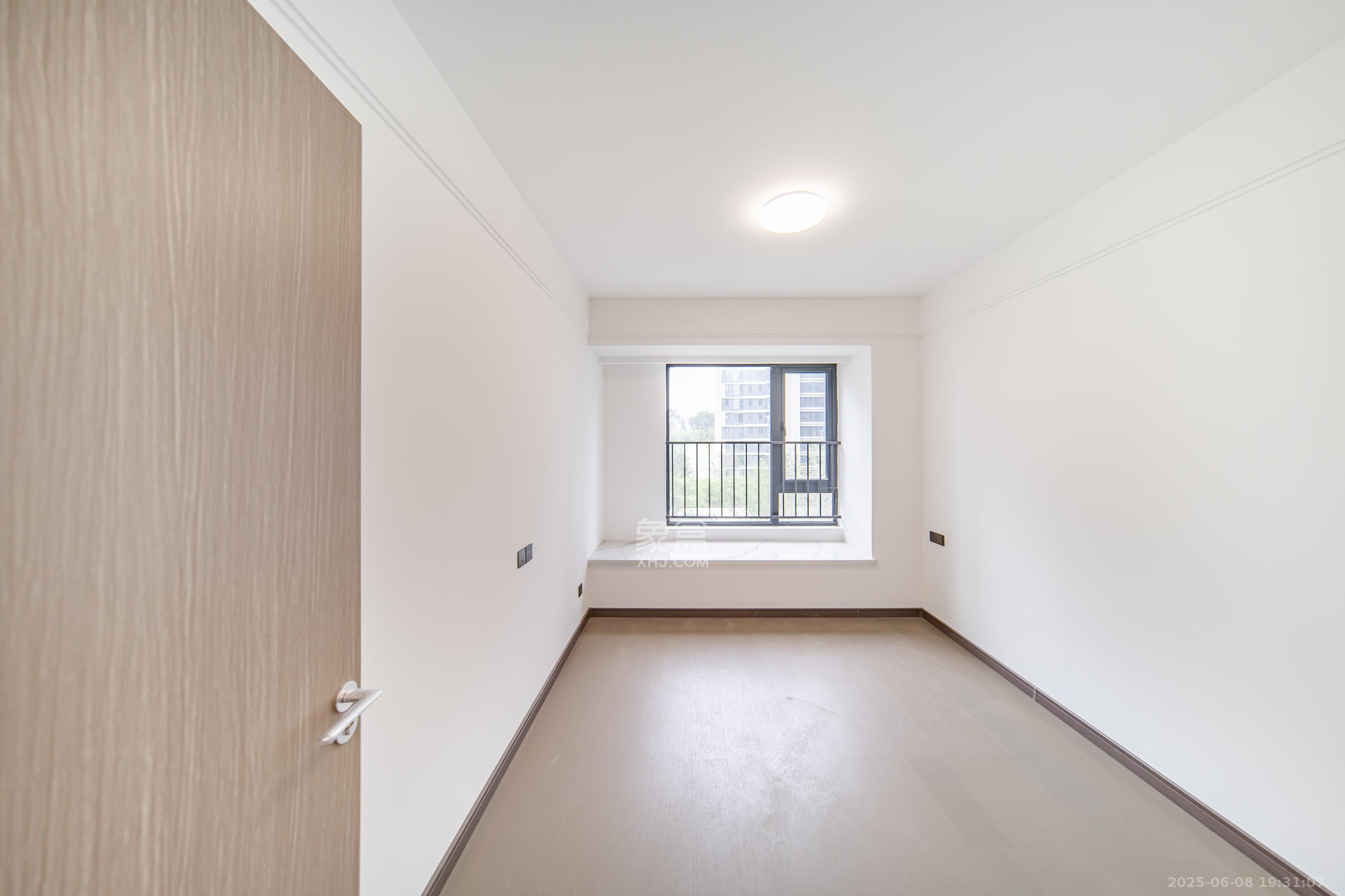 旭辉铂宸府 4室2厅2卫 155.0万 旭辉铂宸府 4室2厅2卫 155.0万卧室