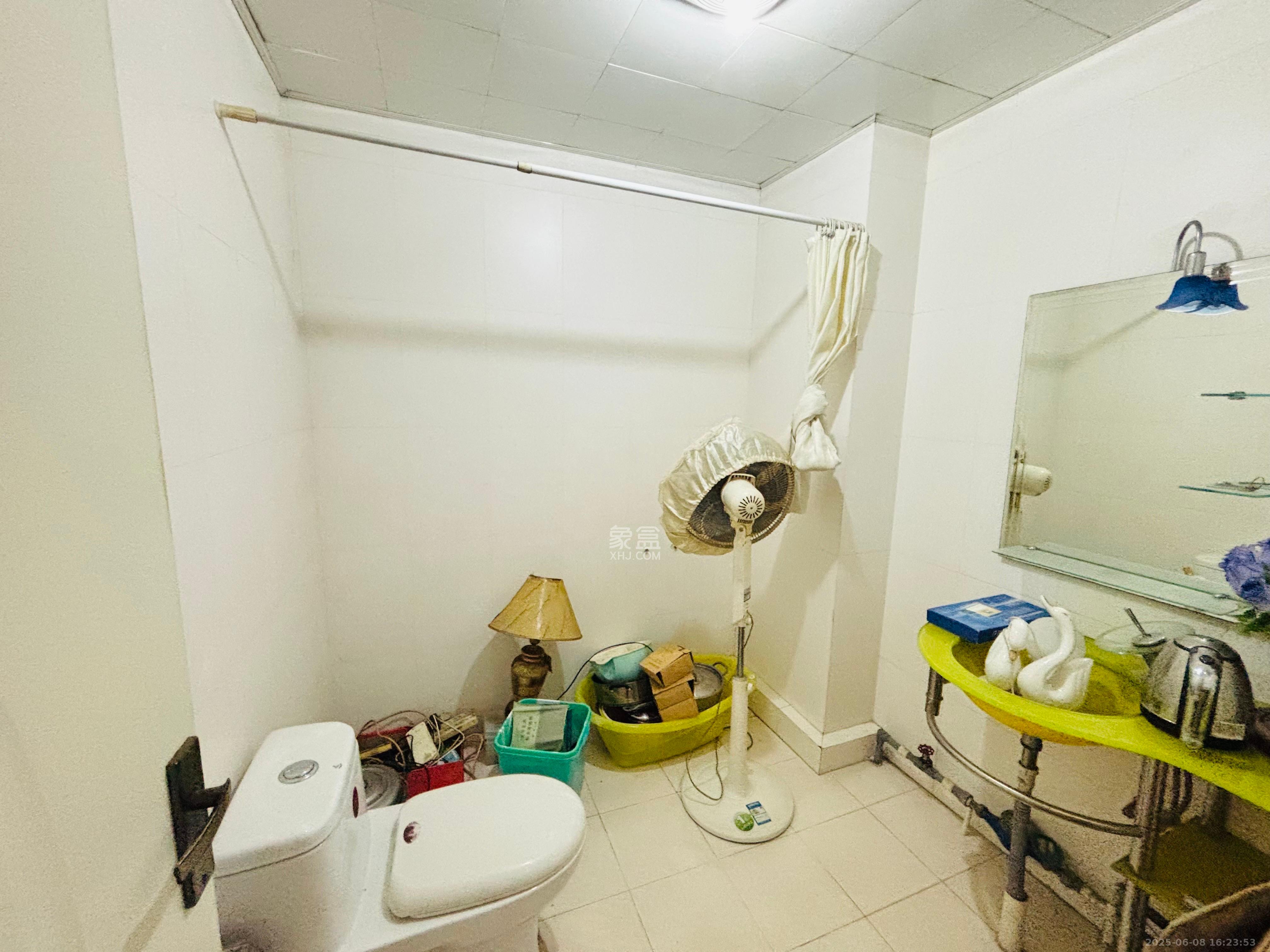 星城世家 3室2厅2卫 2300.0元/月 星城世家 3室2厅2卫 2300.0元/月室内图