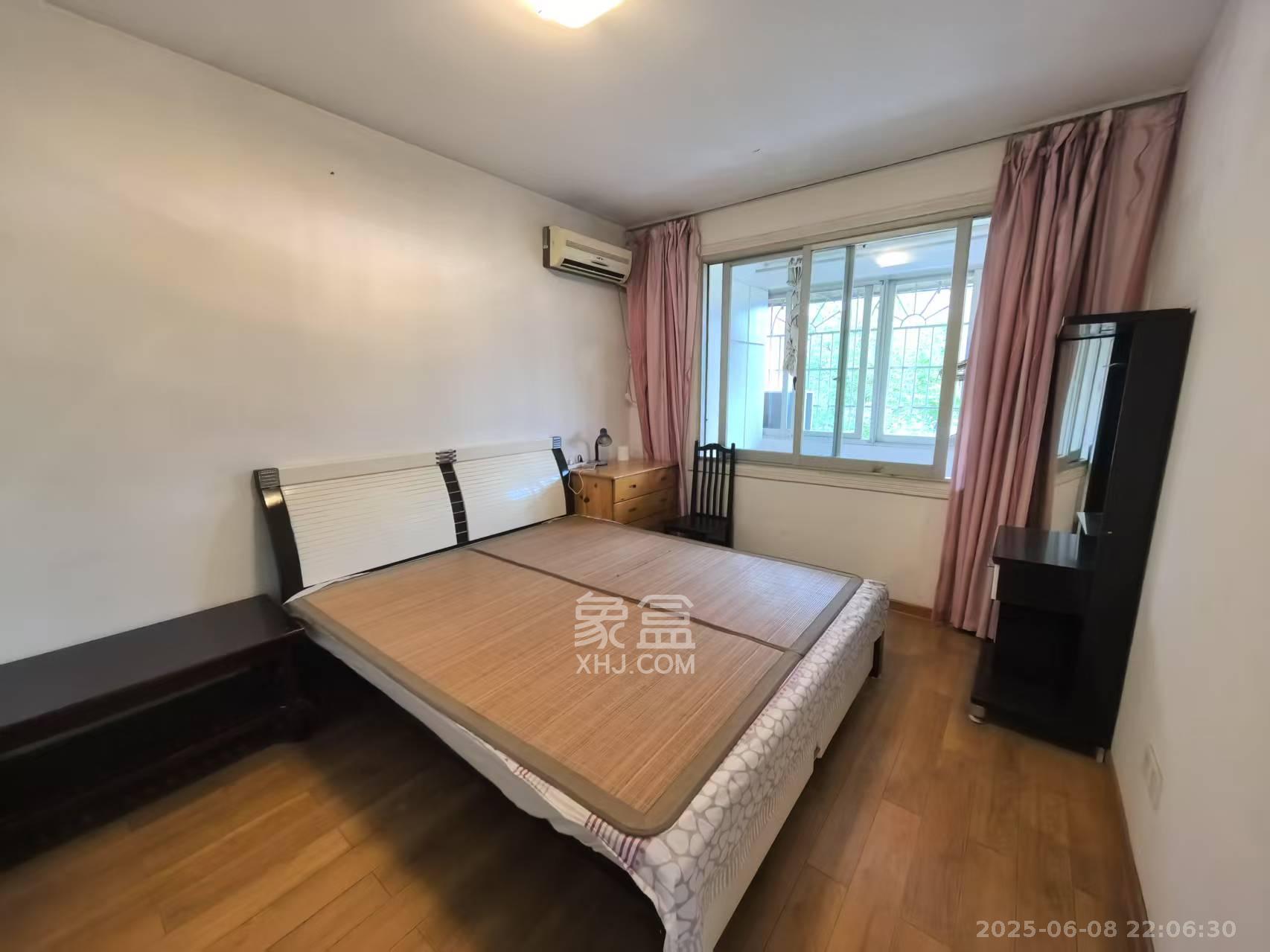 三湘小区  3室2厅2卫   1600.00元/月室内图