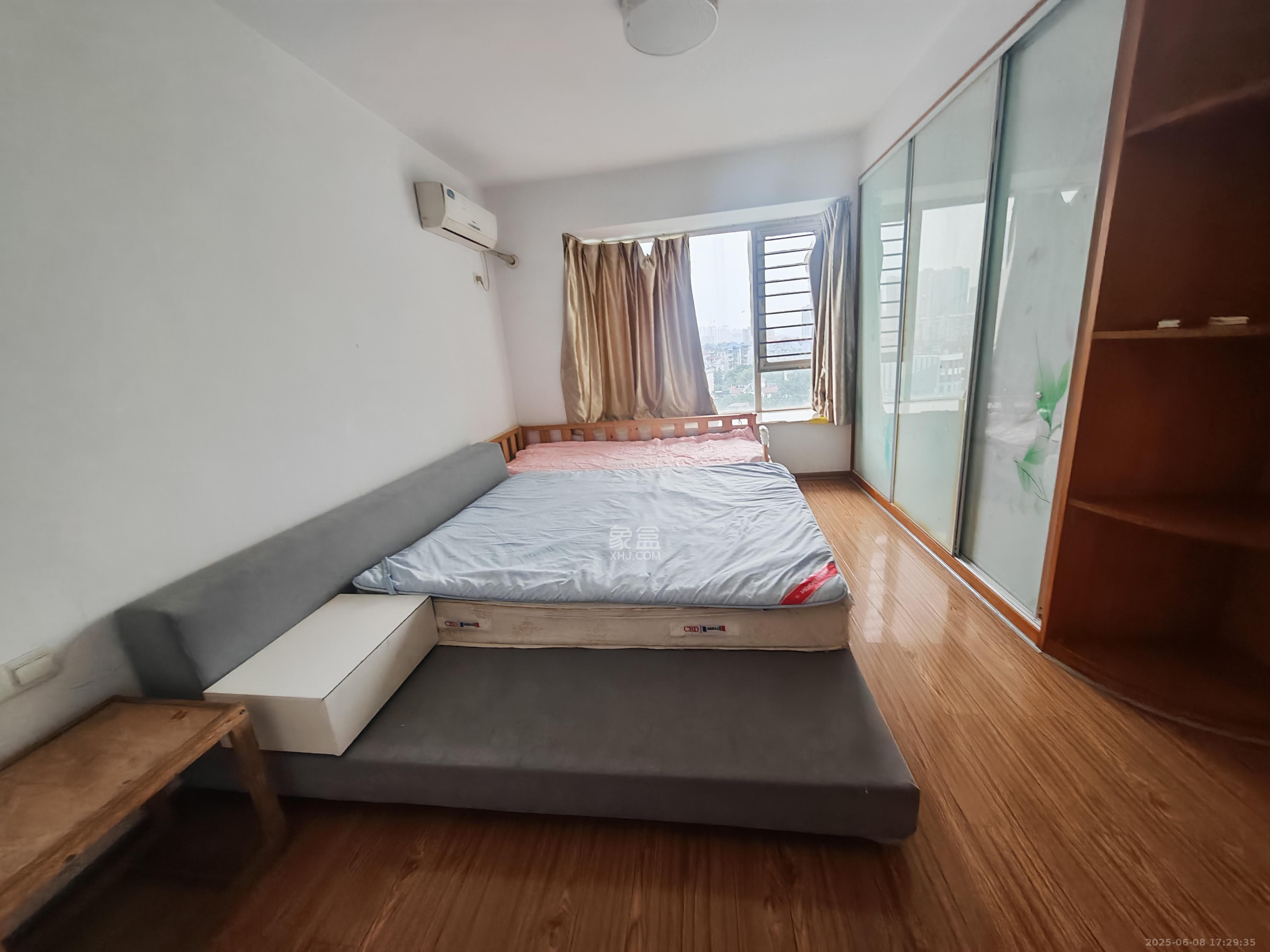 中建桂苑 3室2厅2卫 2100.0元/月 中建桂苑 3室2厅2卫 2100.0元/月室内图