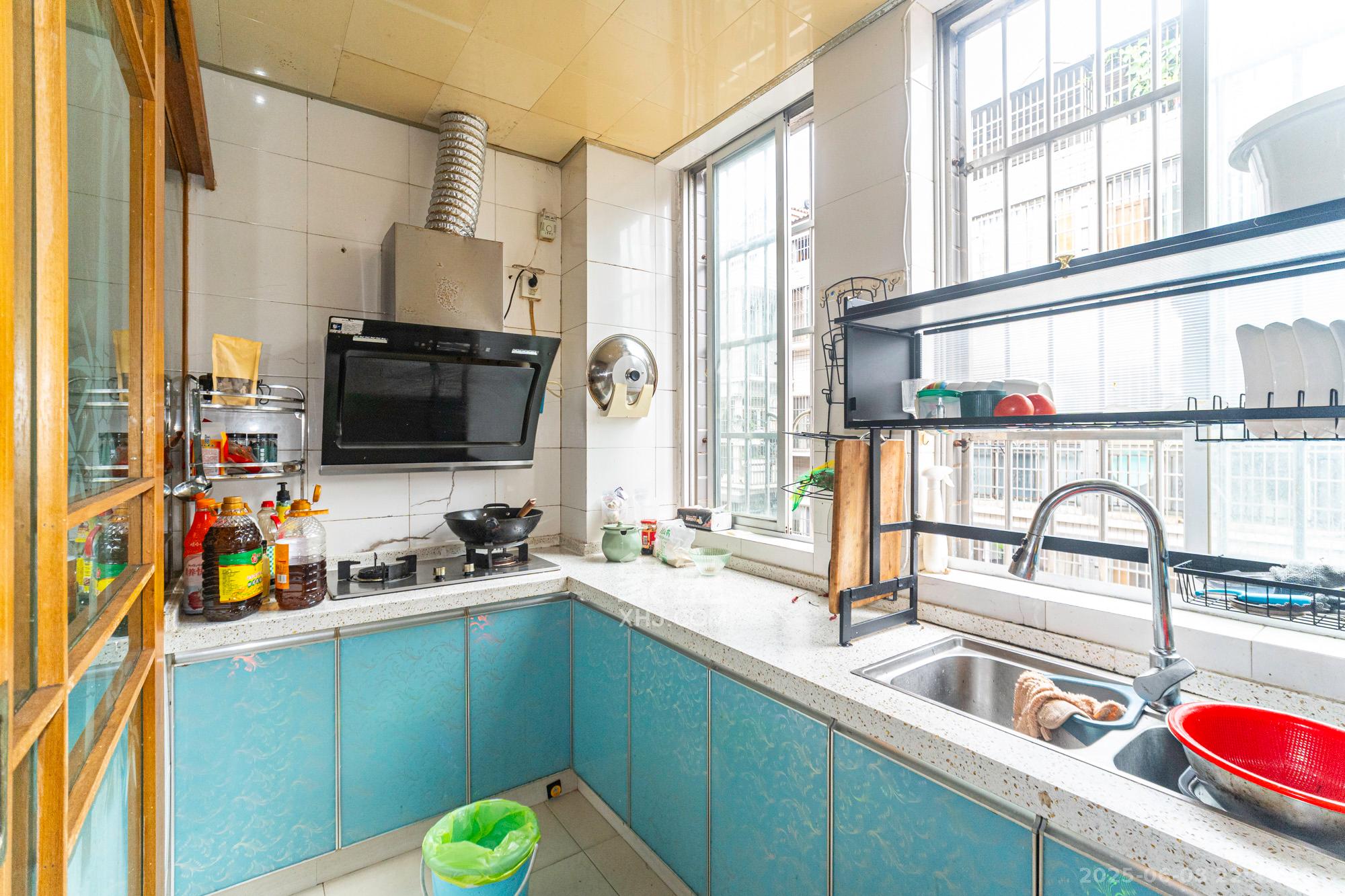 湘绣城  2室1厅1卫    38.0万 湘绣城  2室1厅1卫    38.0万厨房