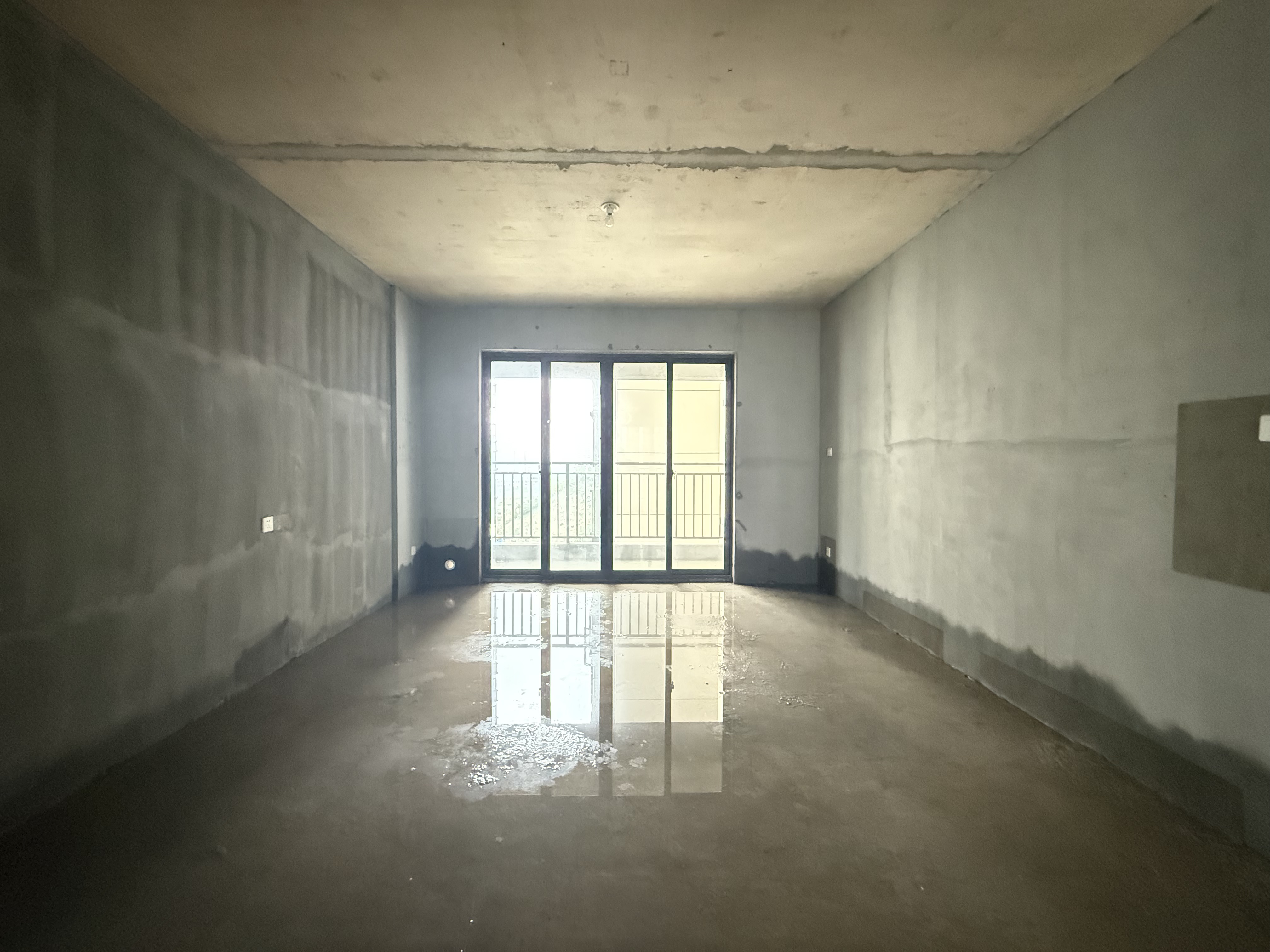 中建凤栖台  4室2厅2卫   58.80万