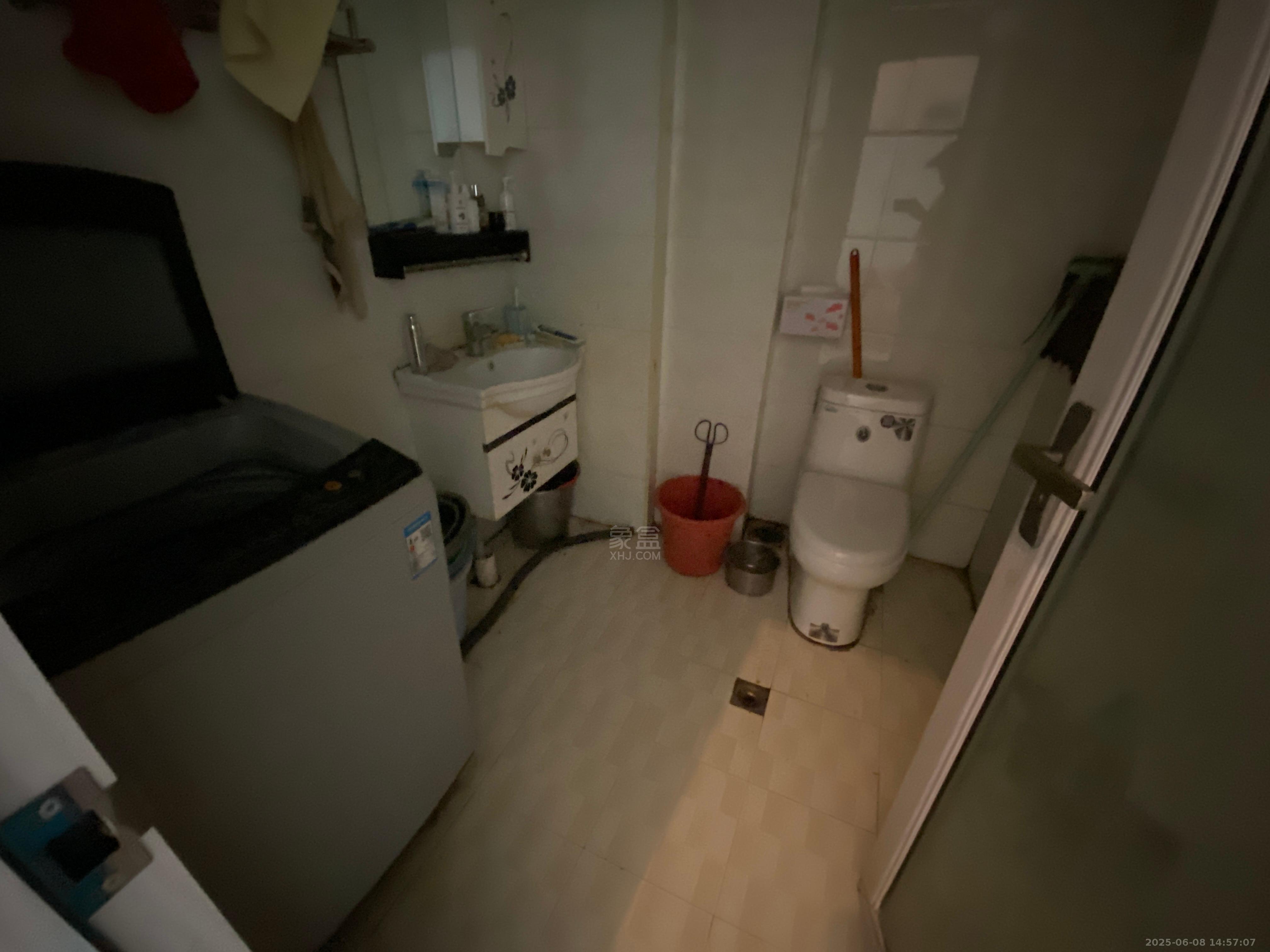 中泰财富湘江 1室1厅1卫 1100.0元/月 中泰财富湘江 1室1厅1卫 1100.0元/月室内图