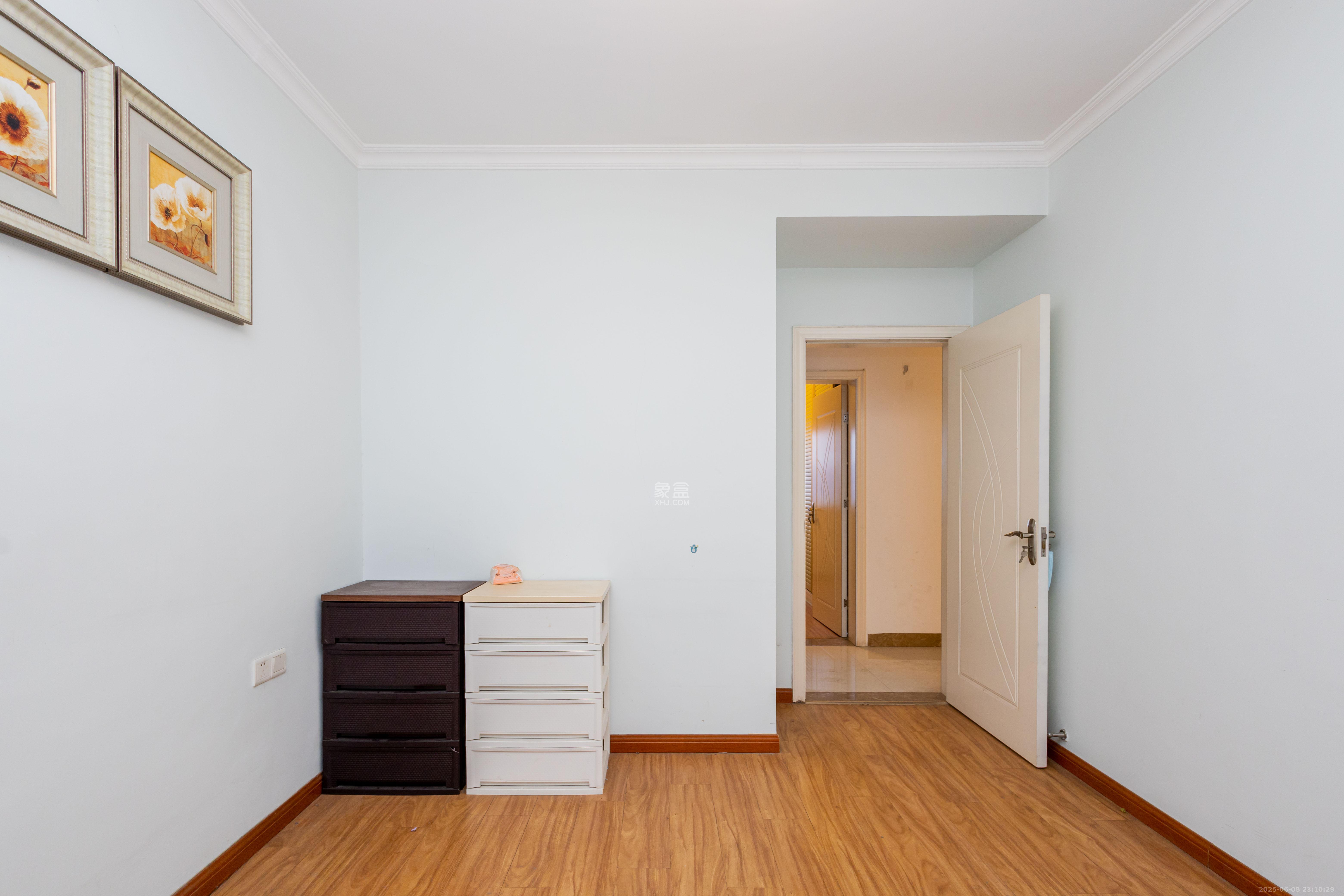 中国铁建国际城一期 3室2厅1卫 43.8万 中国铁建国际城一期 3室2厅1卫 43.8万卧室