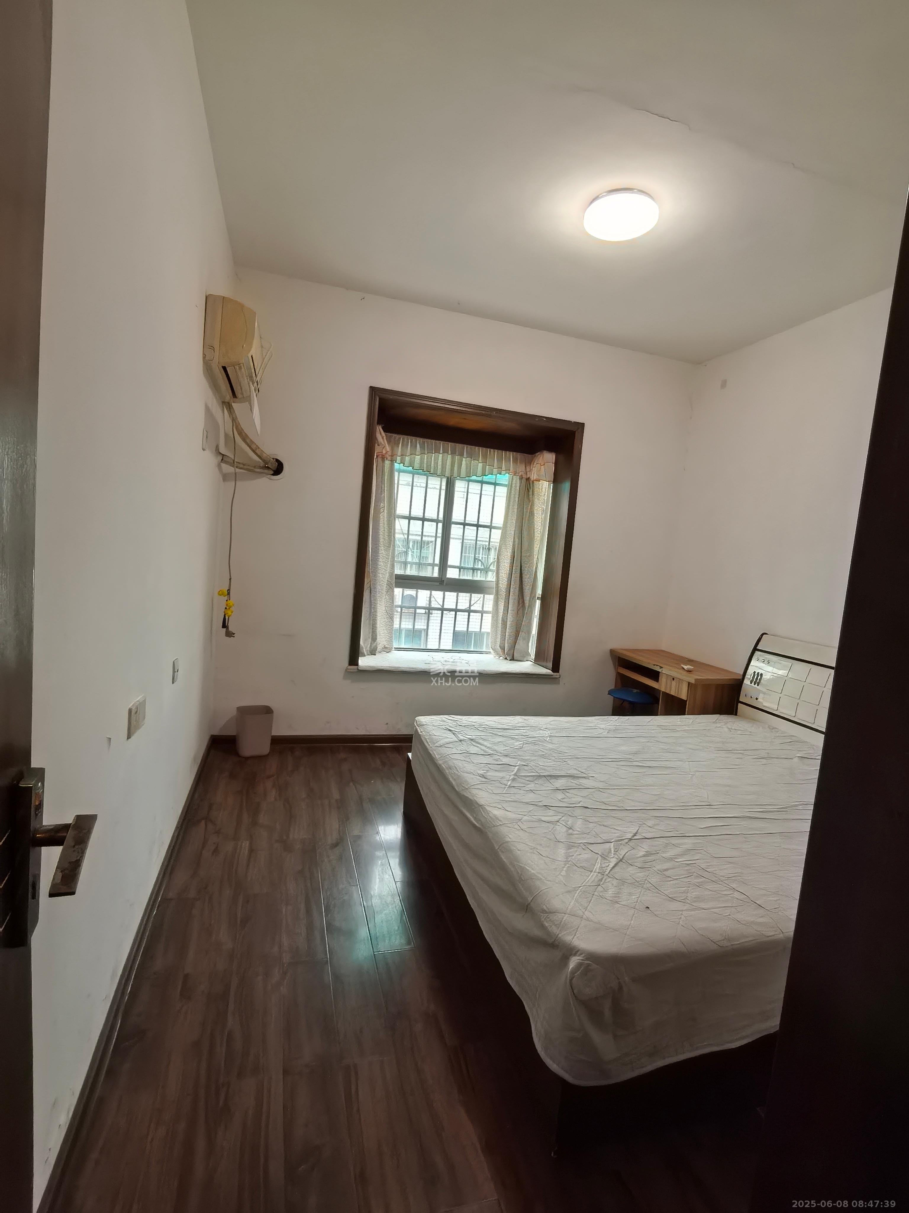 中南汽车世界  2室1厅1卫    1200.0元/月室内图