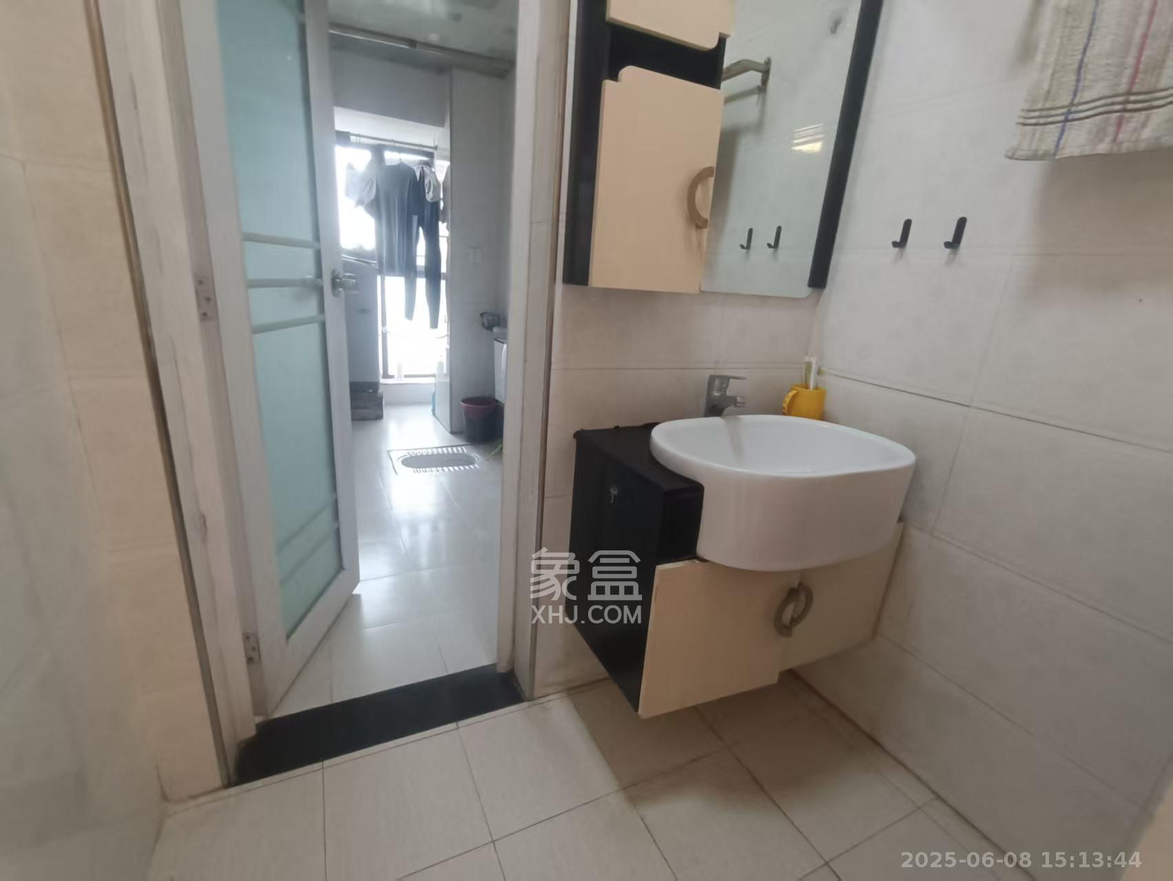 长盛岚庭 3室2厅1卫 2200.0元/月 长盛岚庭 3室2厅1卫 2200.0元/月室内图