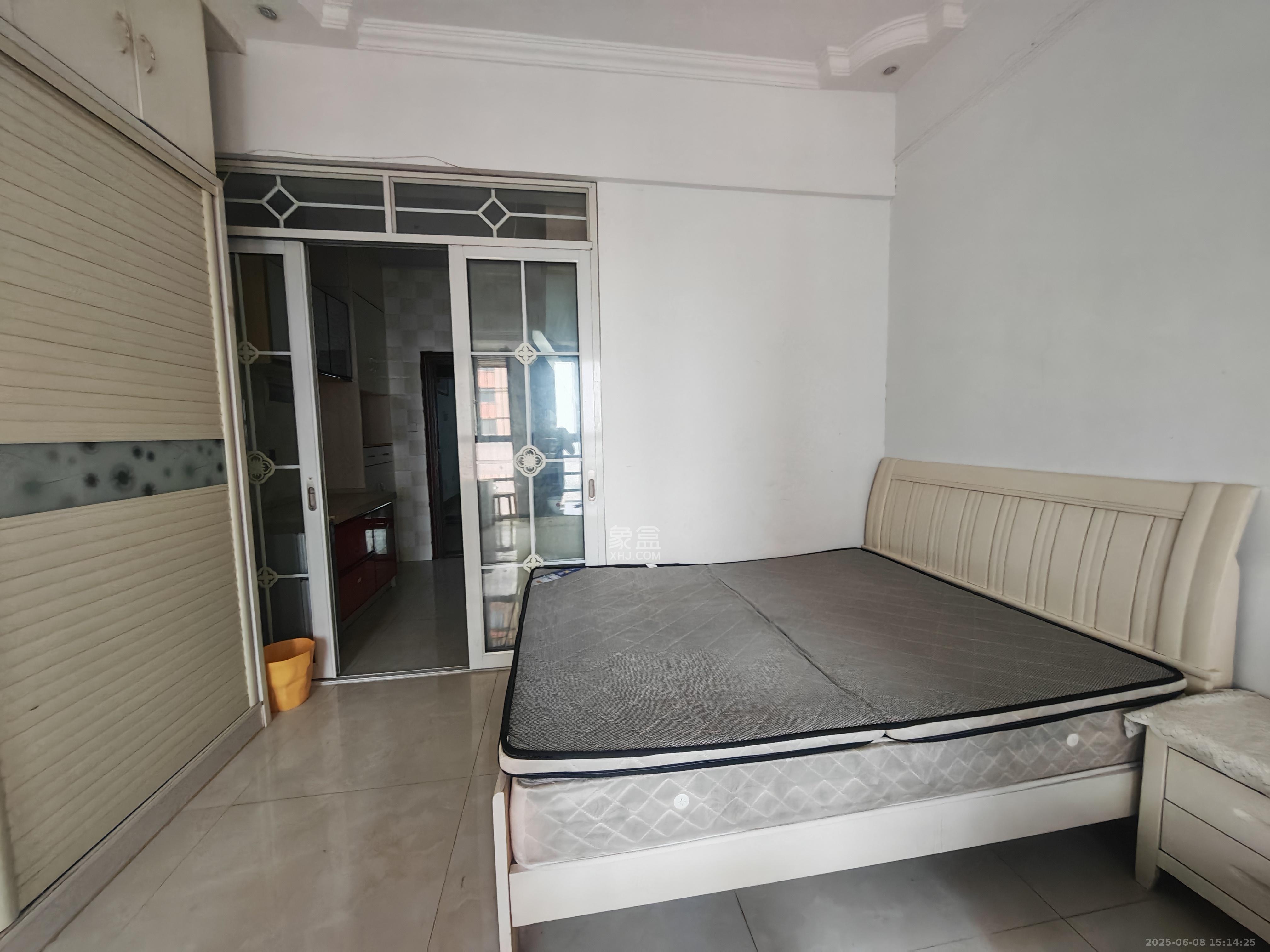 万象美域 1室1厅1卫 1300.0元/月 万象美域 1室1厅1卫 1300.0元/月室内图