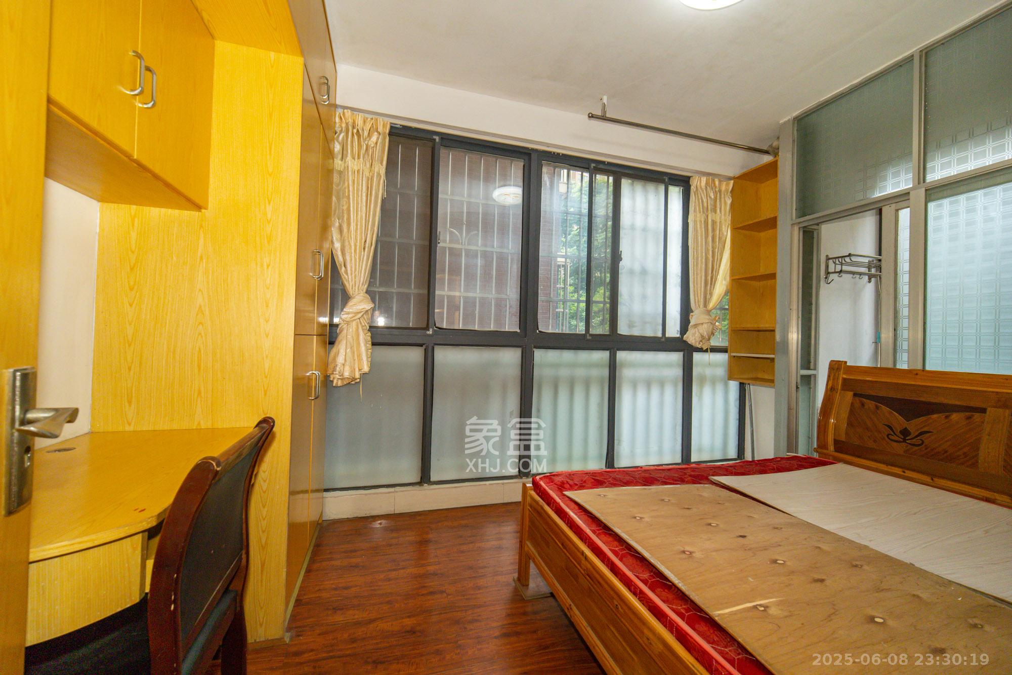 楚天世纪城东苑  3室2厅1卫    49.8万 楚天世纪城东苑  3室2厅1卫    49.8万卧室