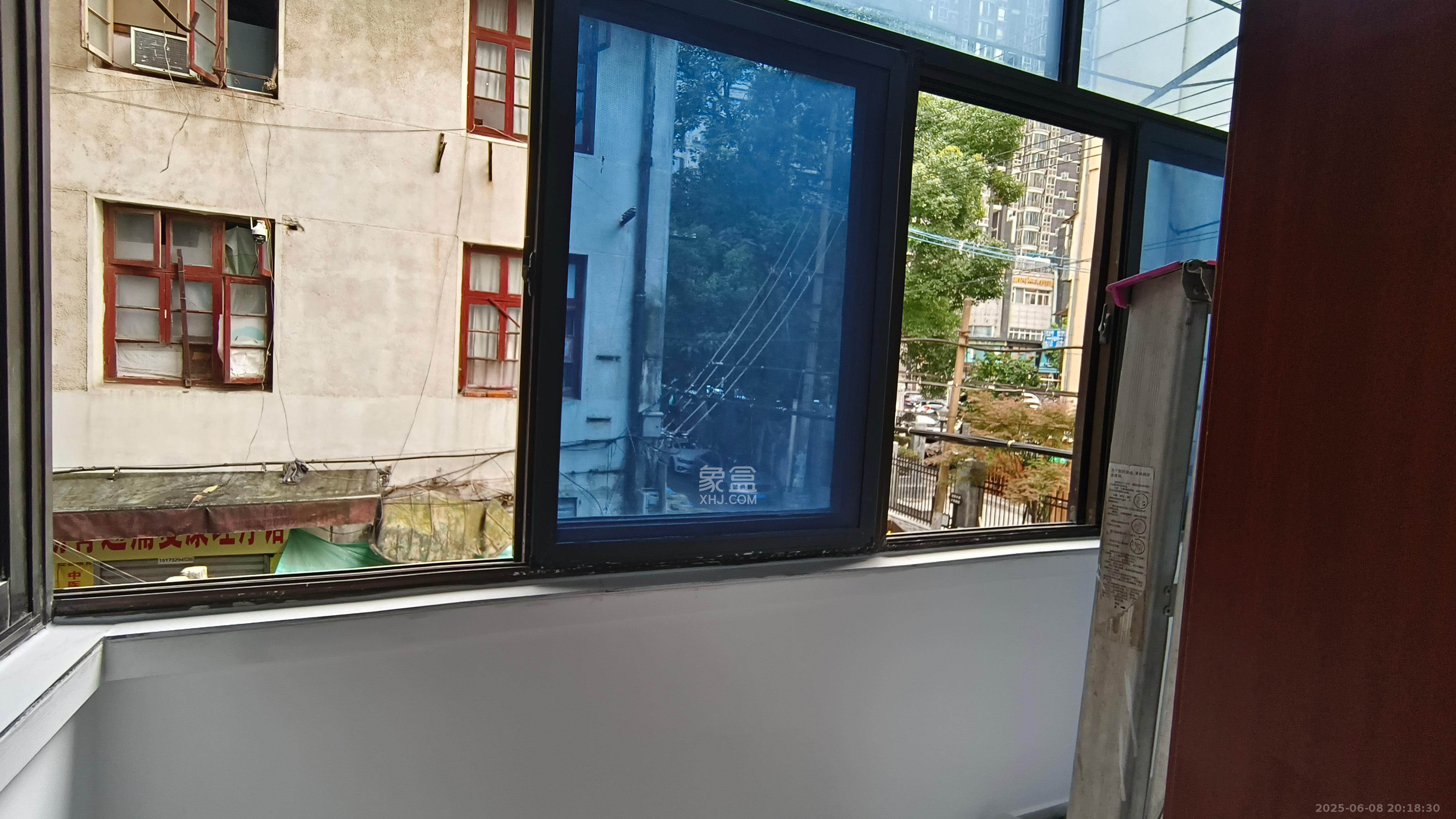 化油器厂宿舍  2室0厅0卫    1500.0元/月 化油器厂宿舍  2室0厅0卫    1500.0元/月室内图