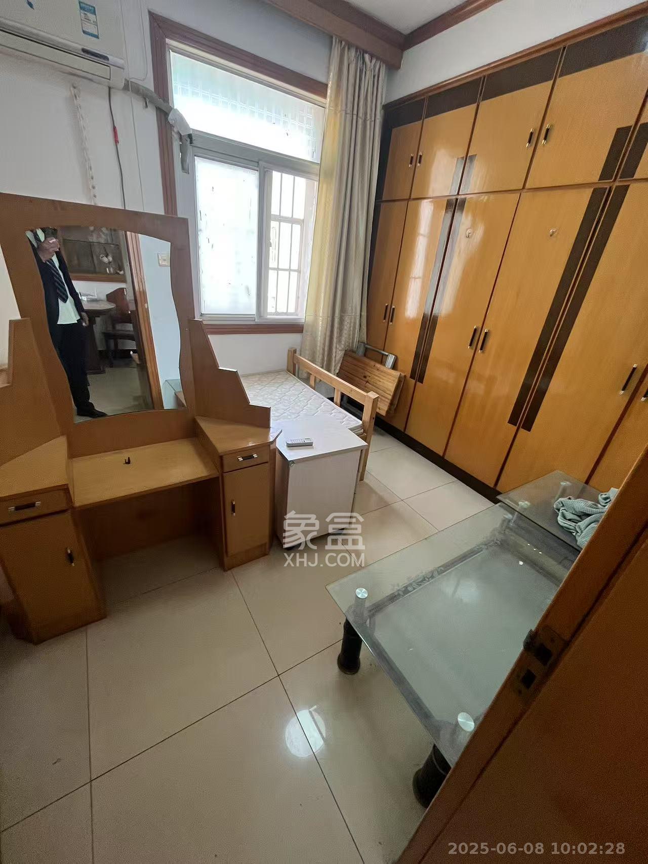 乔庄社区 3室1厅1卫 1900.0元/月 乔庄社区 3室1厅1卫 1900.0元/月室内图