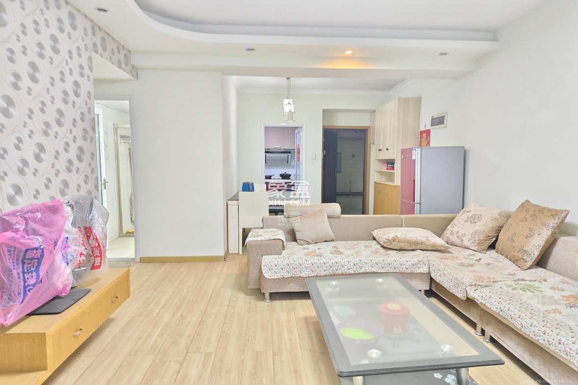 童话里 3室1厅1卫 1800.0元/月 童话里 3室1厅1卫 1800.0元/月室内图