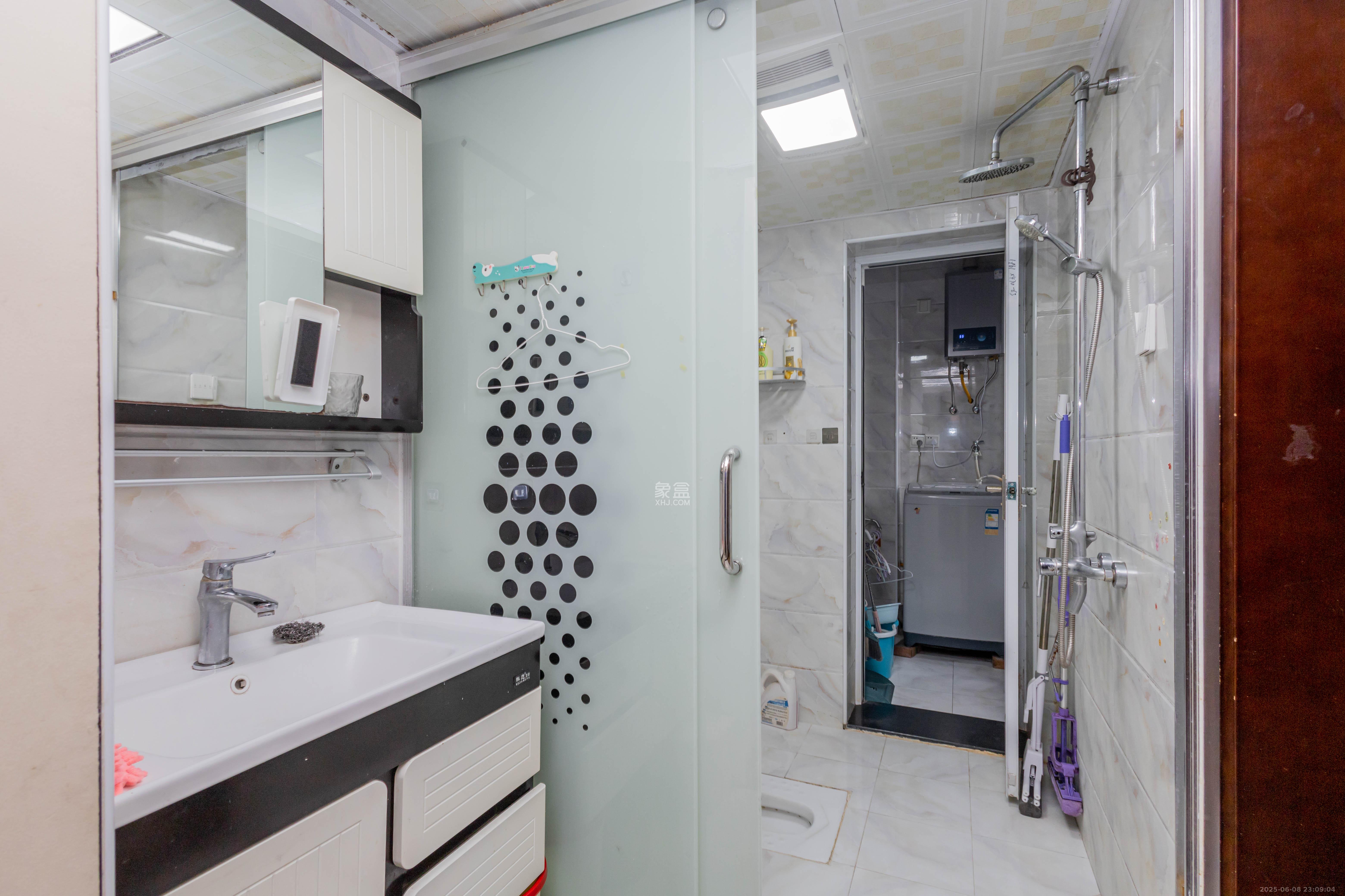 辉宏橄榄城  3室2厅1卫    65.0万卫生间