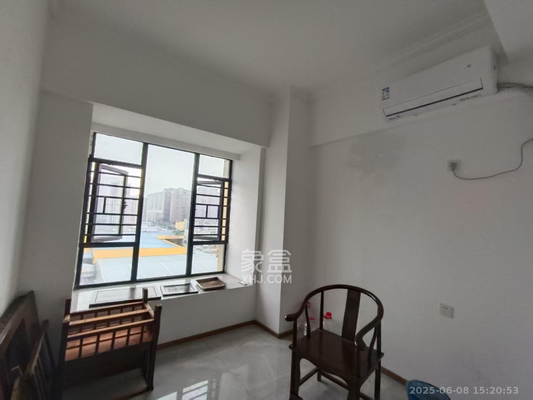 阿舍南2号(花之林大厦) 2室1厅1卫 1300.0元/月 阿舍南2号(花之林大厦) 2室1厅1卫 1300.0元/月室内图