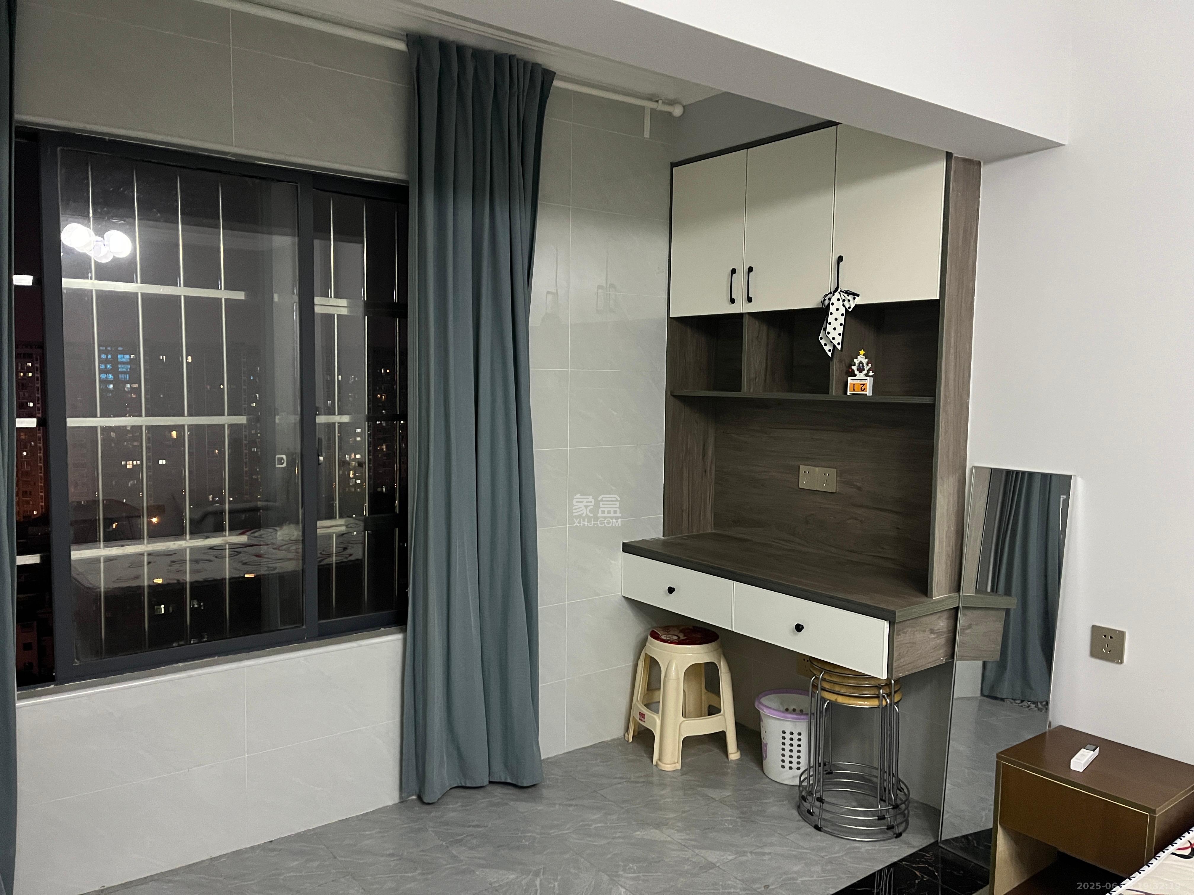 富瑞星座 1室1厅1卫 1500.0元/月 富瑞星座 1室1厅1卫 1500.0元/月室内图