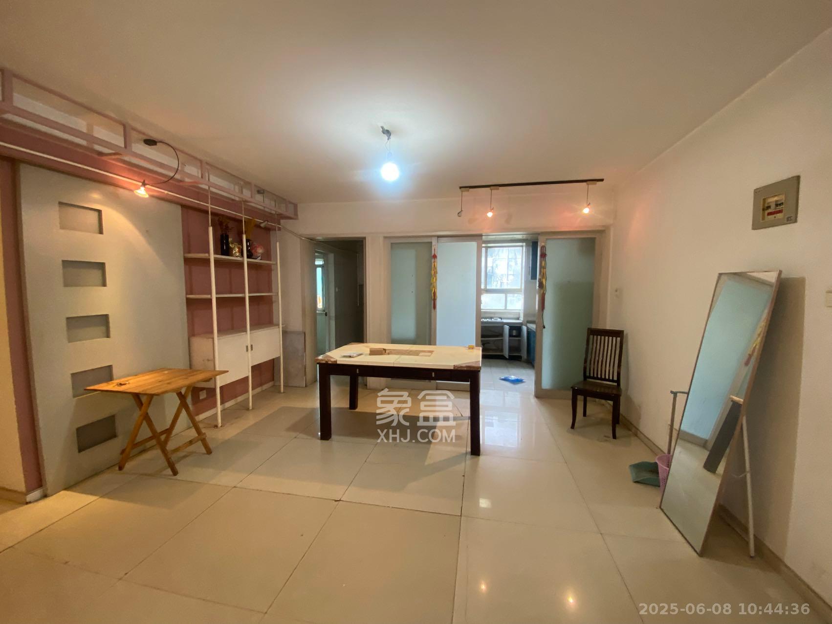 新世纪家园 3室2厅1卫 2000.0元/月 新世纪家园 3室2厅1卫 2000.0元/月室内图