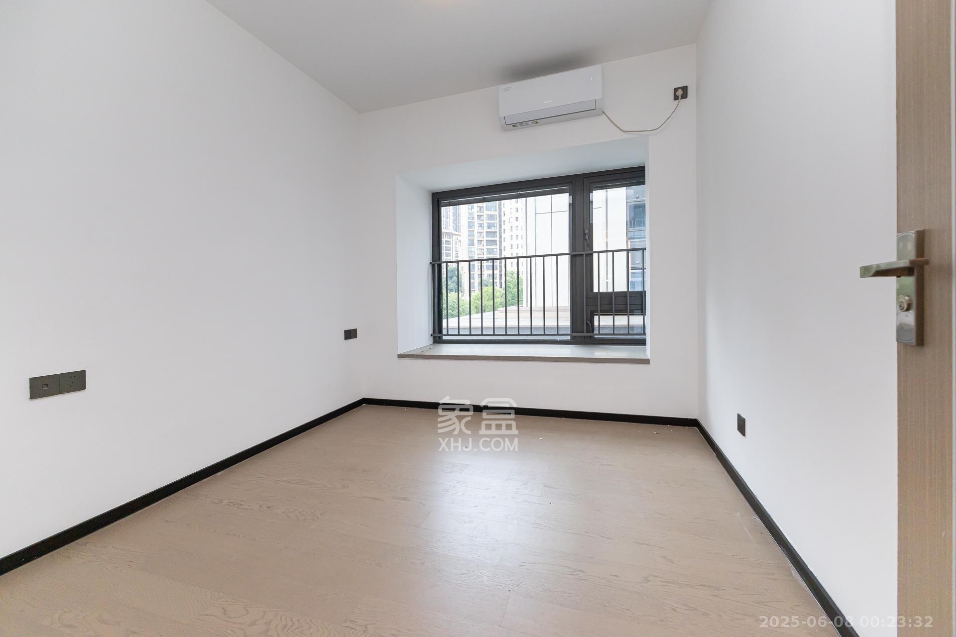 时代倾城汀蓝(时代倾城六期) 3室2厅3卫 179.0万 时代倾城汀蓝(时代倾城六期) 3室2厅3卫 179.0万卧室