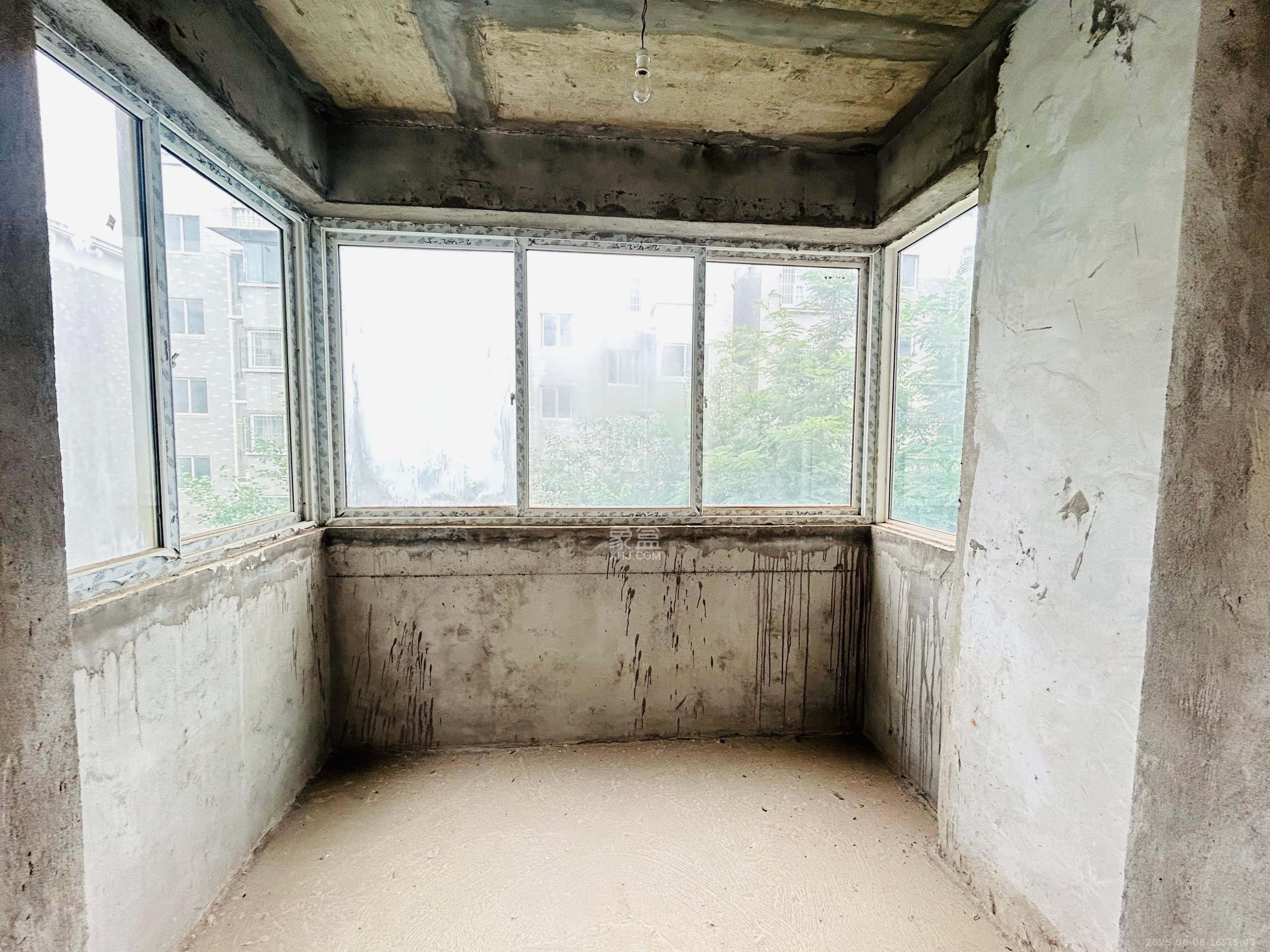 春满江南 3室2厅2卫 38.0万 春满江南 3室2厅2卫 38.0万客厅