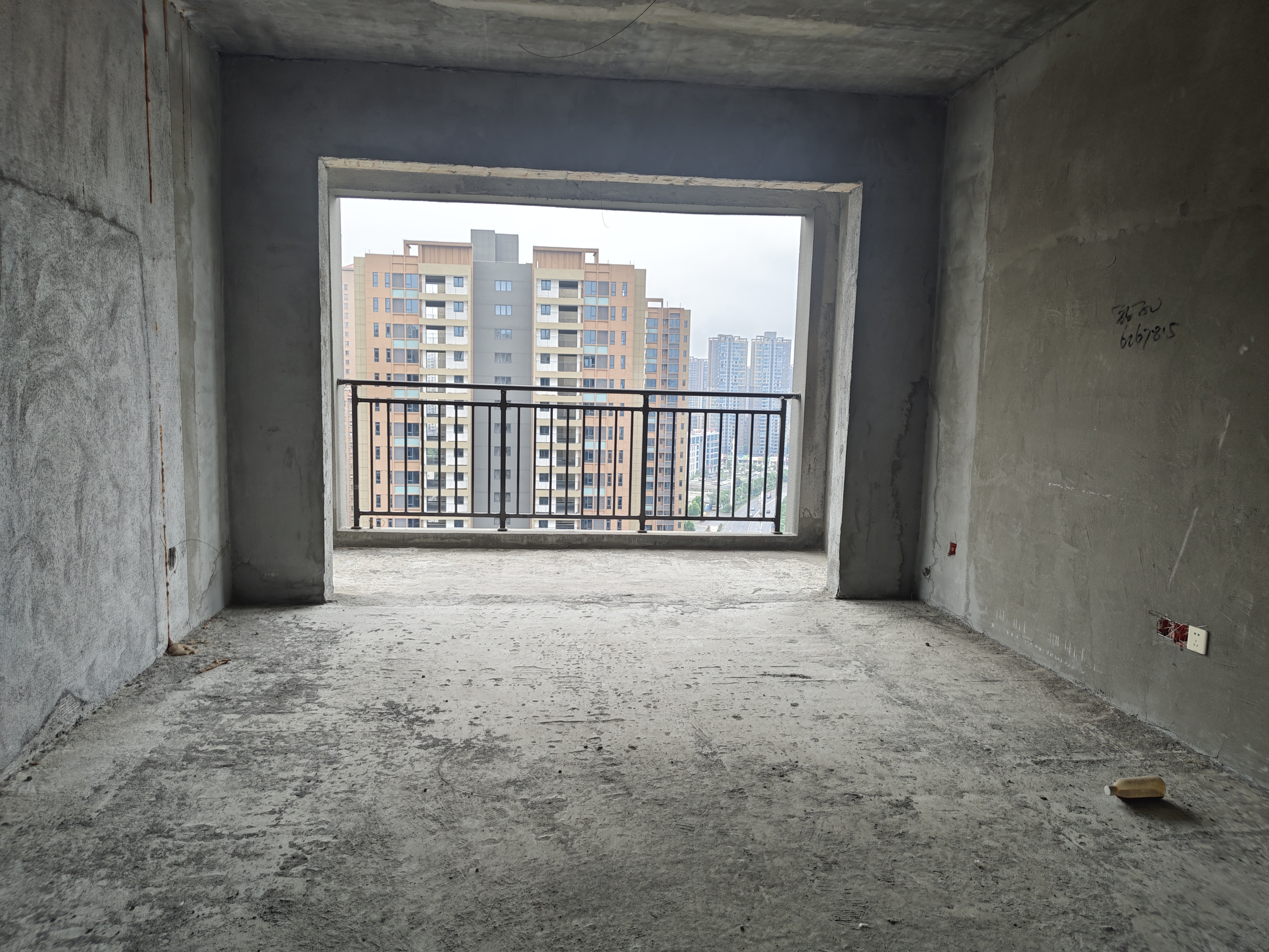 城发星庭 1室0厅0卫 68.8万 城发星庭 1室0厅0卫 68.8万客厅