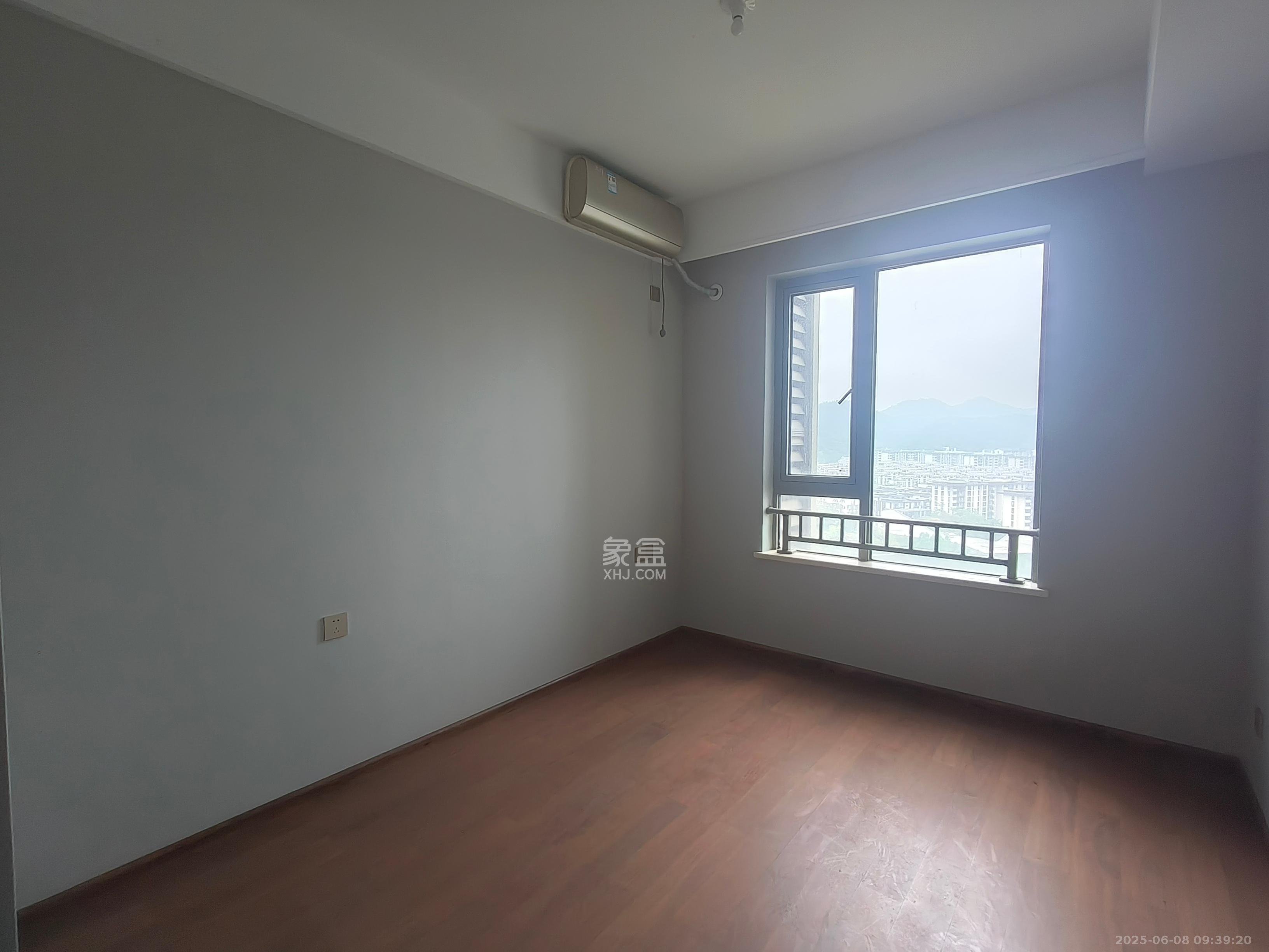 梅溪湖金茂湾 4室2厅2卫 2600.0元/月 梅溪湖金茂湾 4室2厅2卫 2600.0元/月室内图