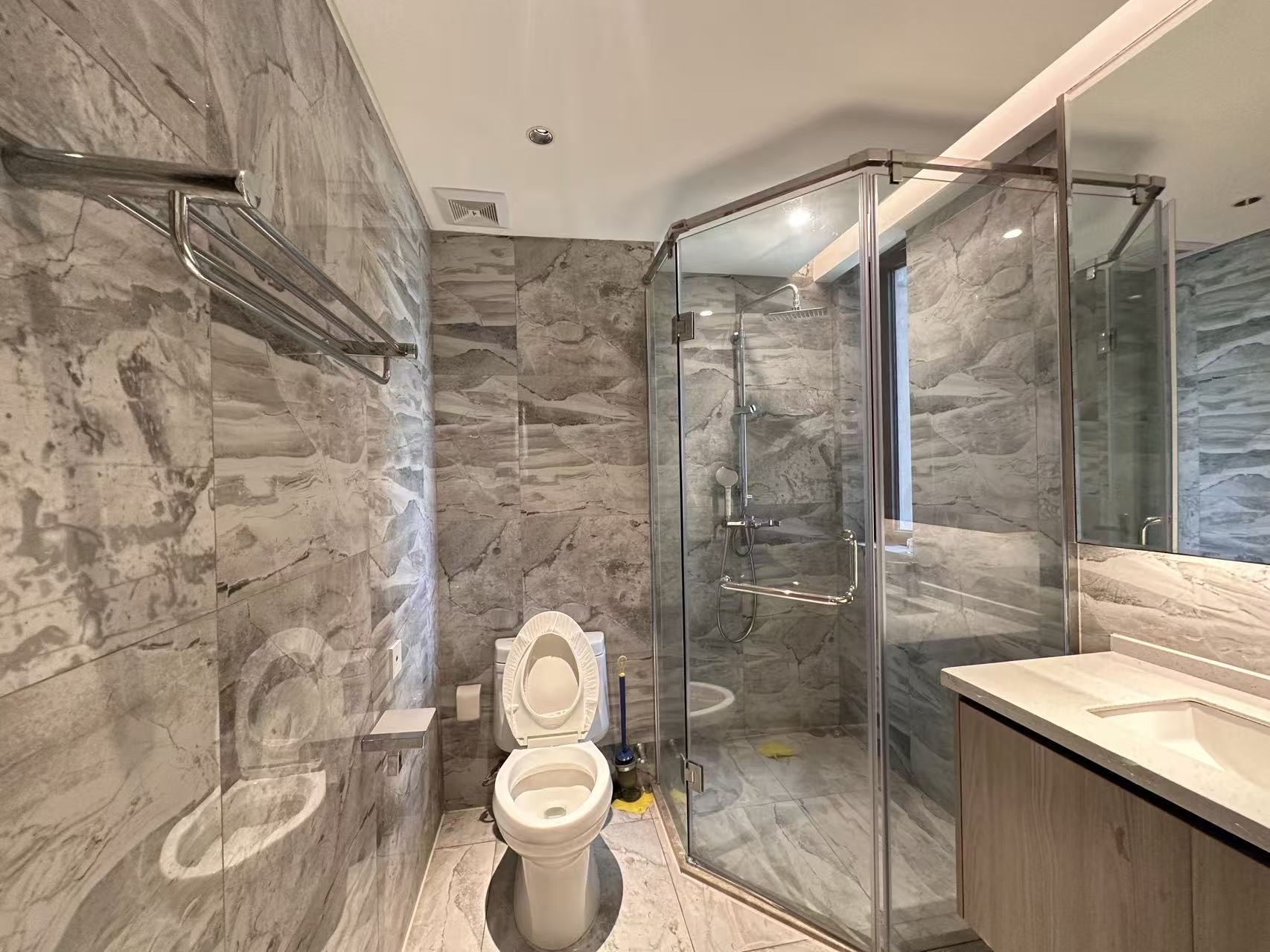 海航豪庭北苑 5室2厅3卫 8000.0元/月 海航豪庭北苑 5室2厅3卫 8000.0元/月室内图