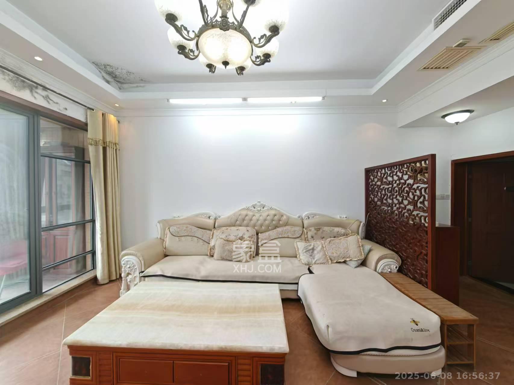 中城丽景香山园 4室2厅2卫 3800.0元/月 中城丽景香山园 4室2厅2卫 3800.0元/月室内图