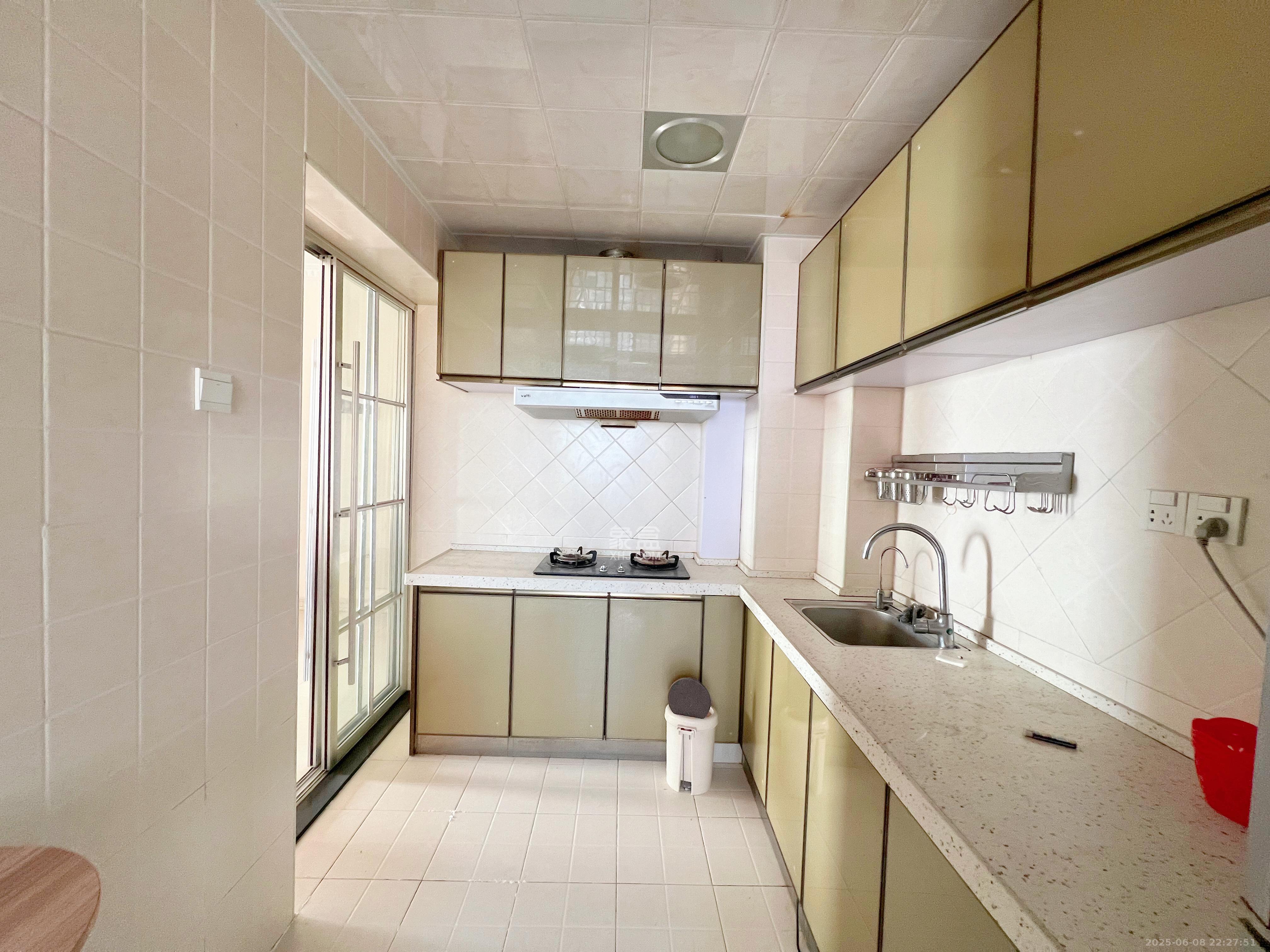 中城丽景香山园  2室2厅1卫    3000.0元/月室内图